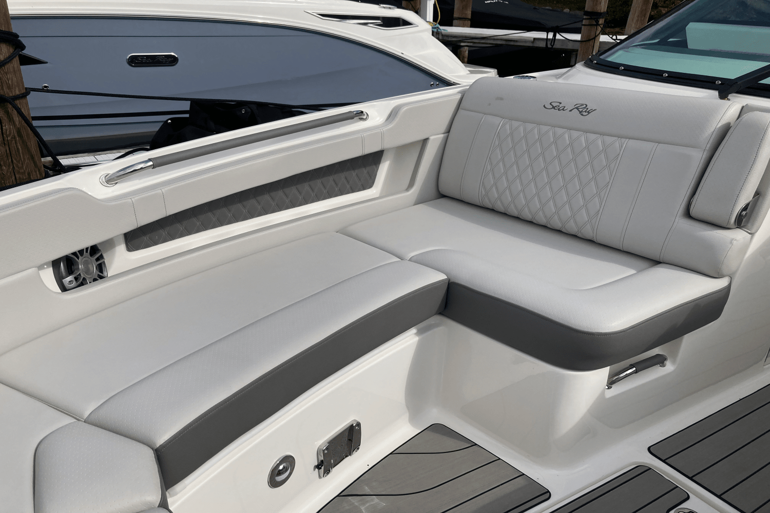 2026 Sea Ray SLX 310 Image Thumbnail #30