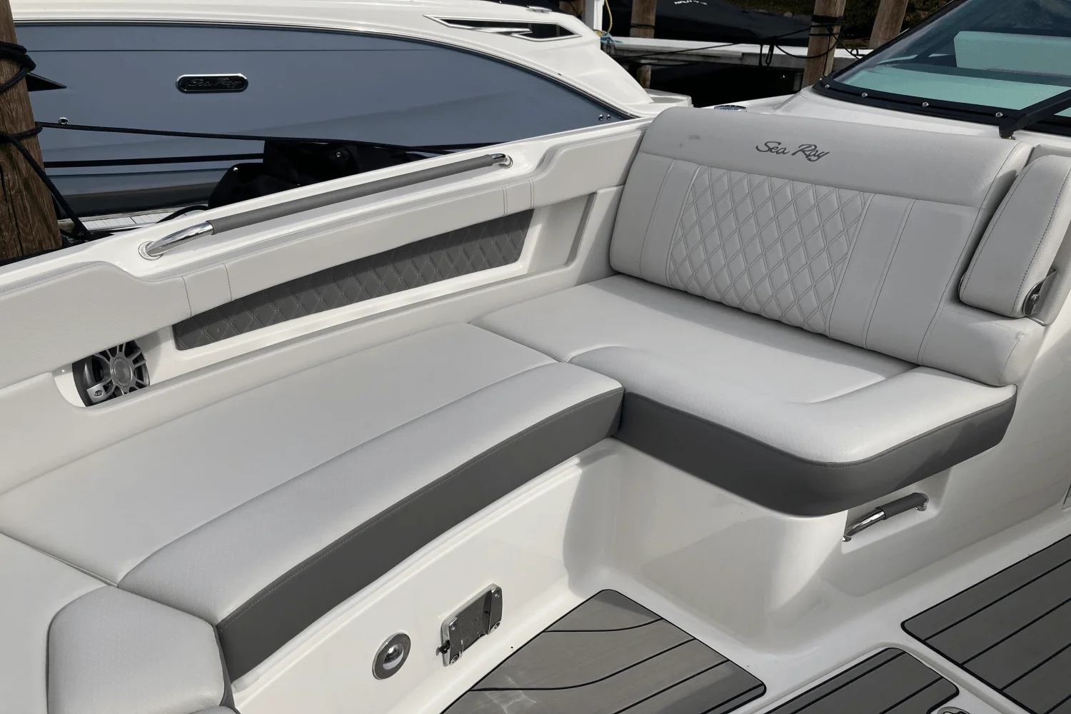 2026 Sea Ray SLX 310 Image Thumbnail #30