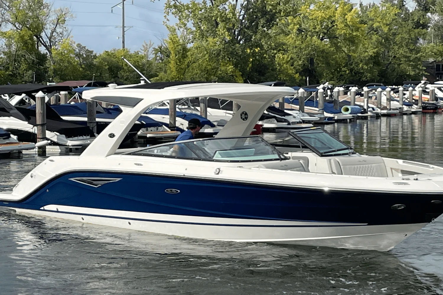 2026 Sea Ray SLX 310 Image Thumbnail #3