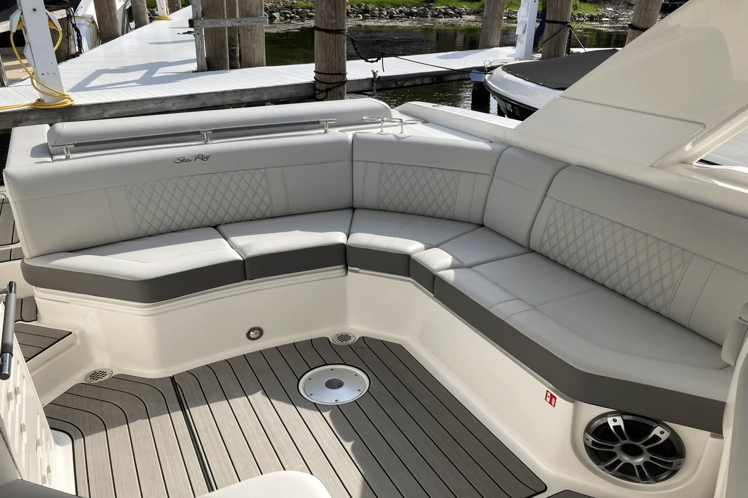 2026 Sea Ray SLX 310 Image Thumbnail #18