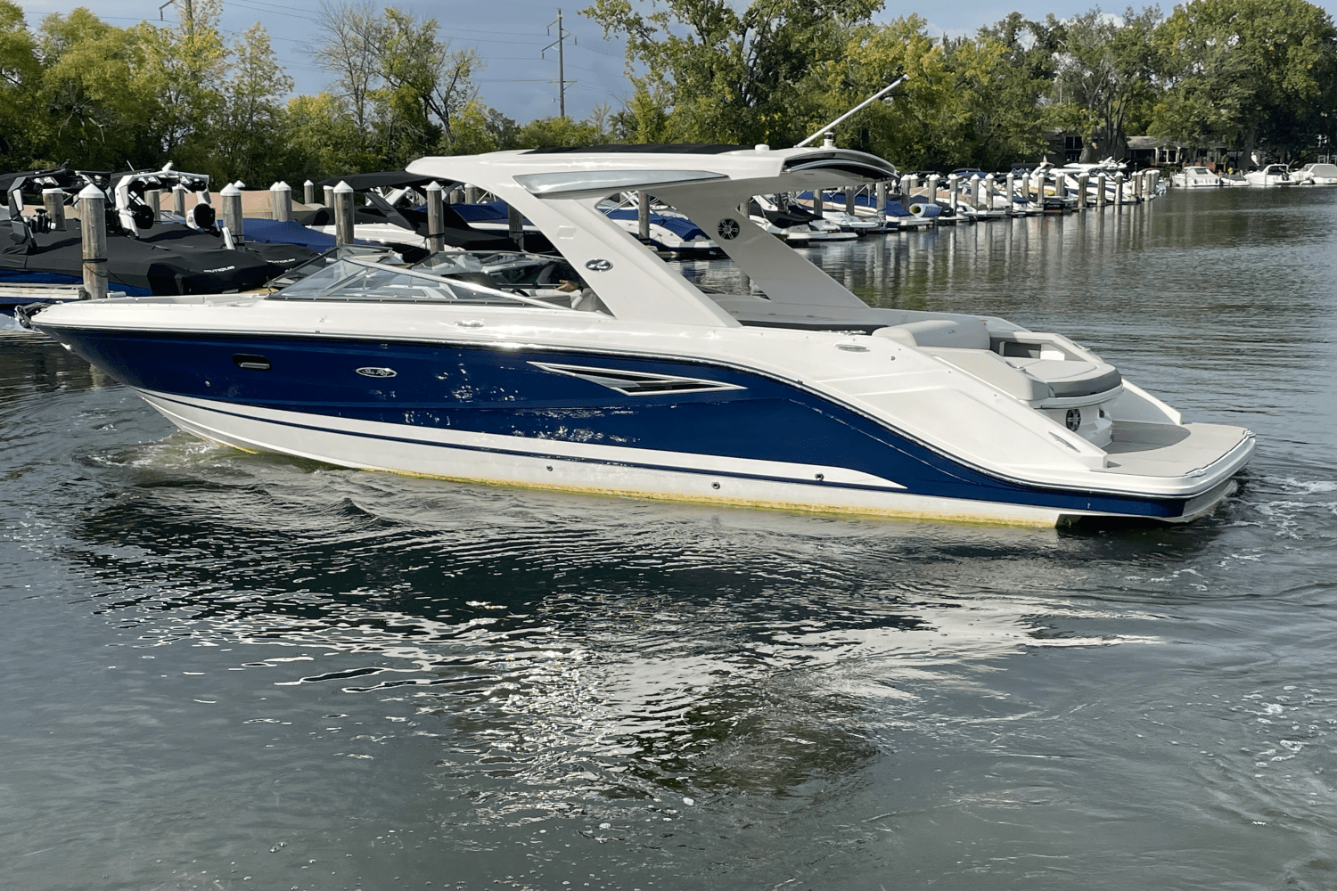 2026 Sea Ray SLX 310 Image Thumbnail #9