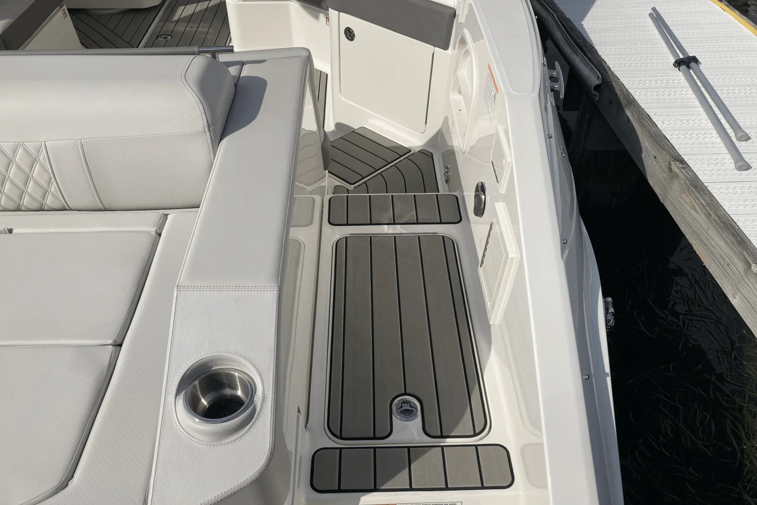 2026 Sea Ray SLX 310 Image Thumbnail #16