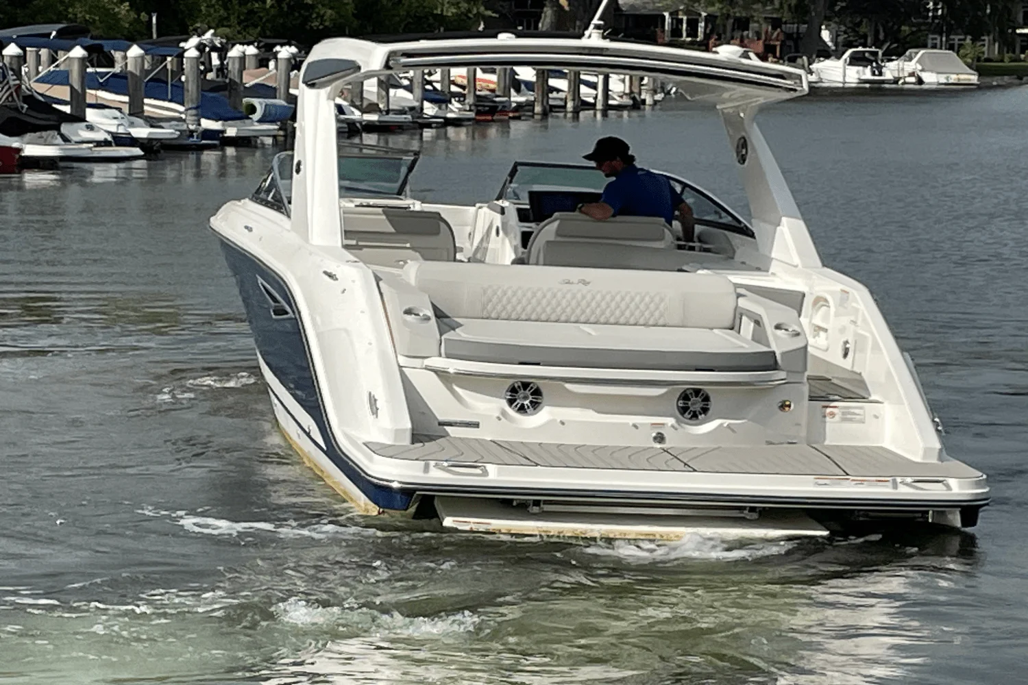 2026 Sea Ray SLX 310 Image Thumbnail #6