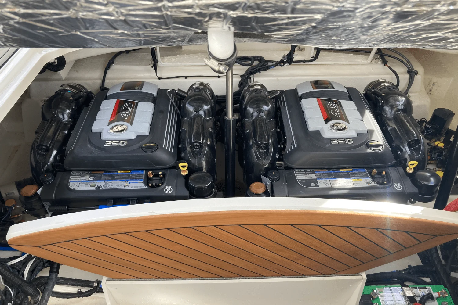 2026 Sea Ray SLX 310 Image Thumbnail #39