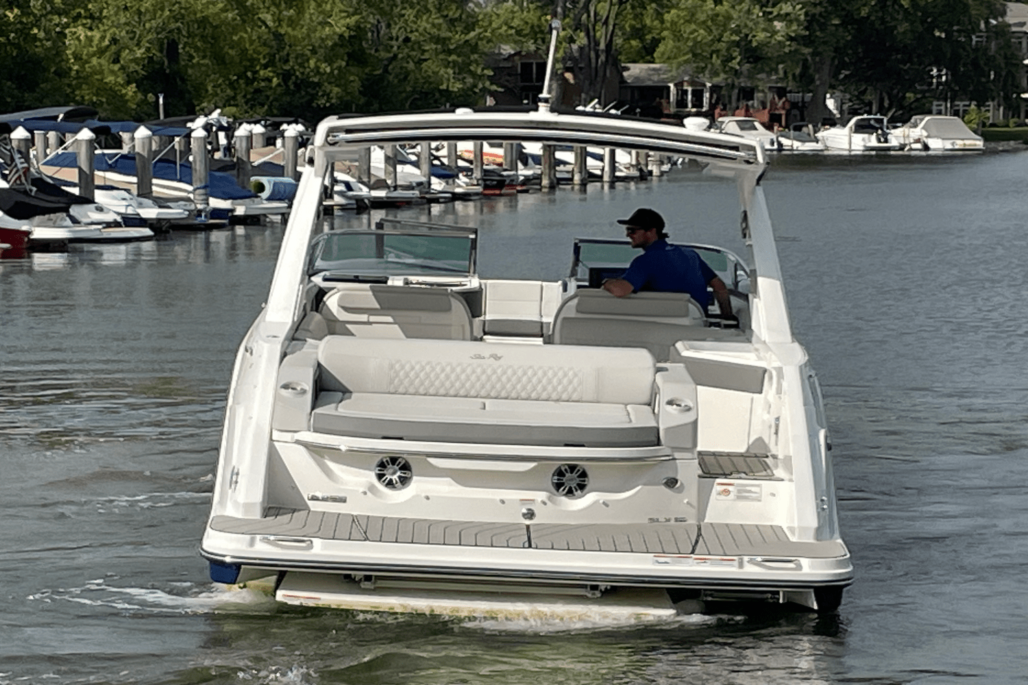 2026 Sea Ray SLX 310 Image Thumbnail #7