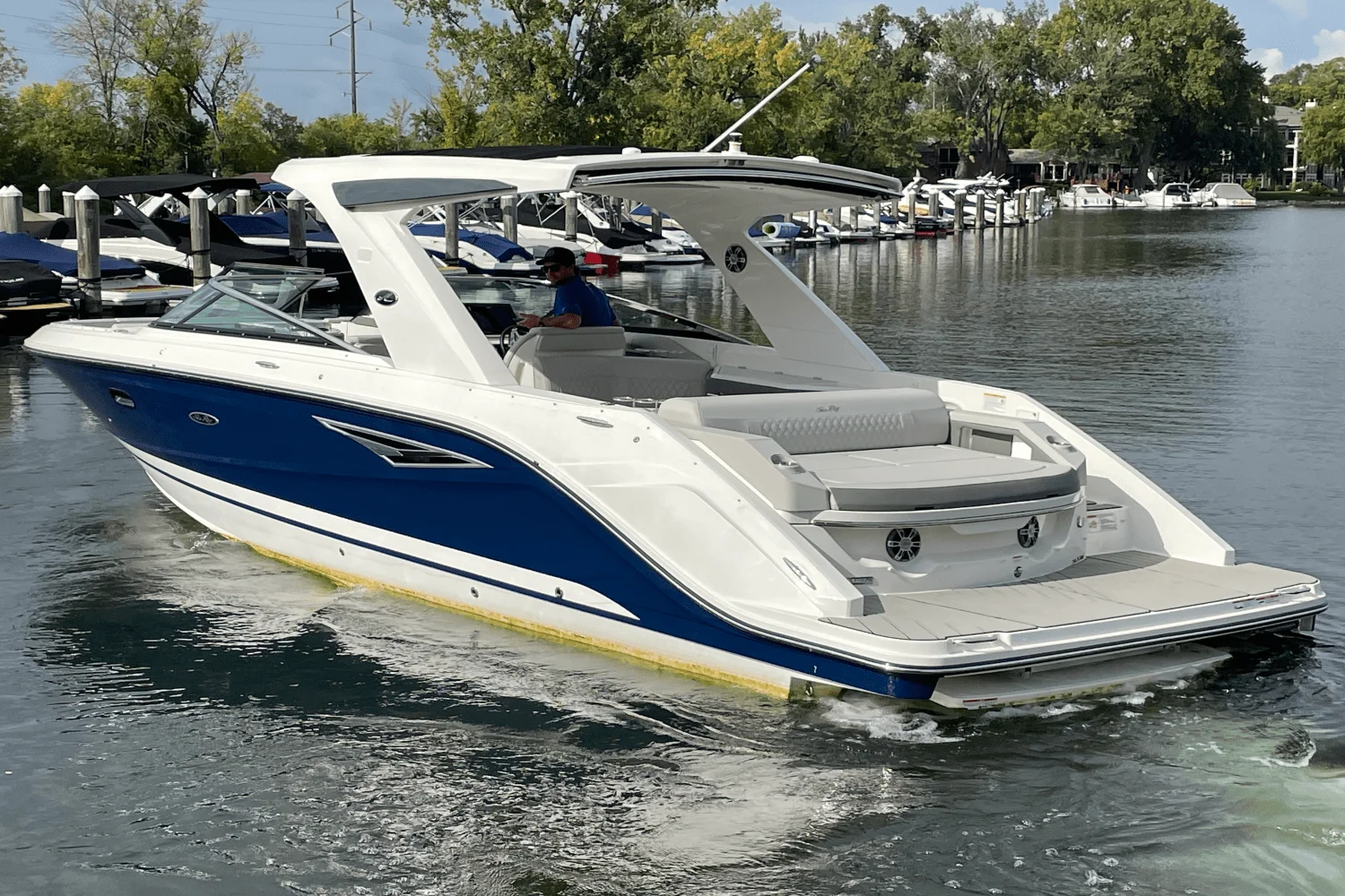 2026 Sea Ray SLX 310 Image Thumbnail #11