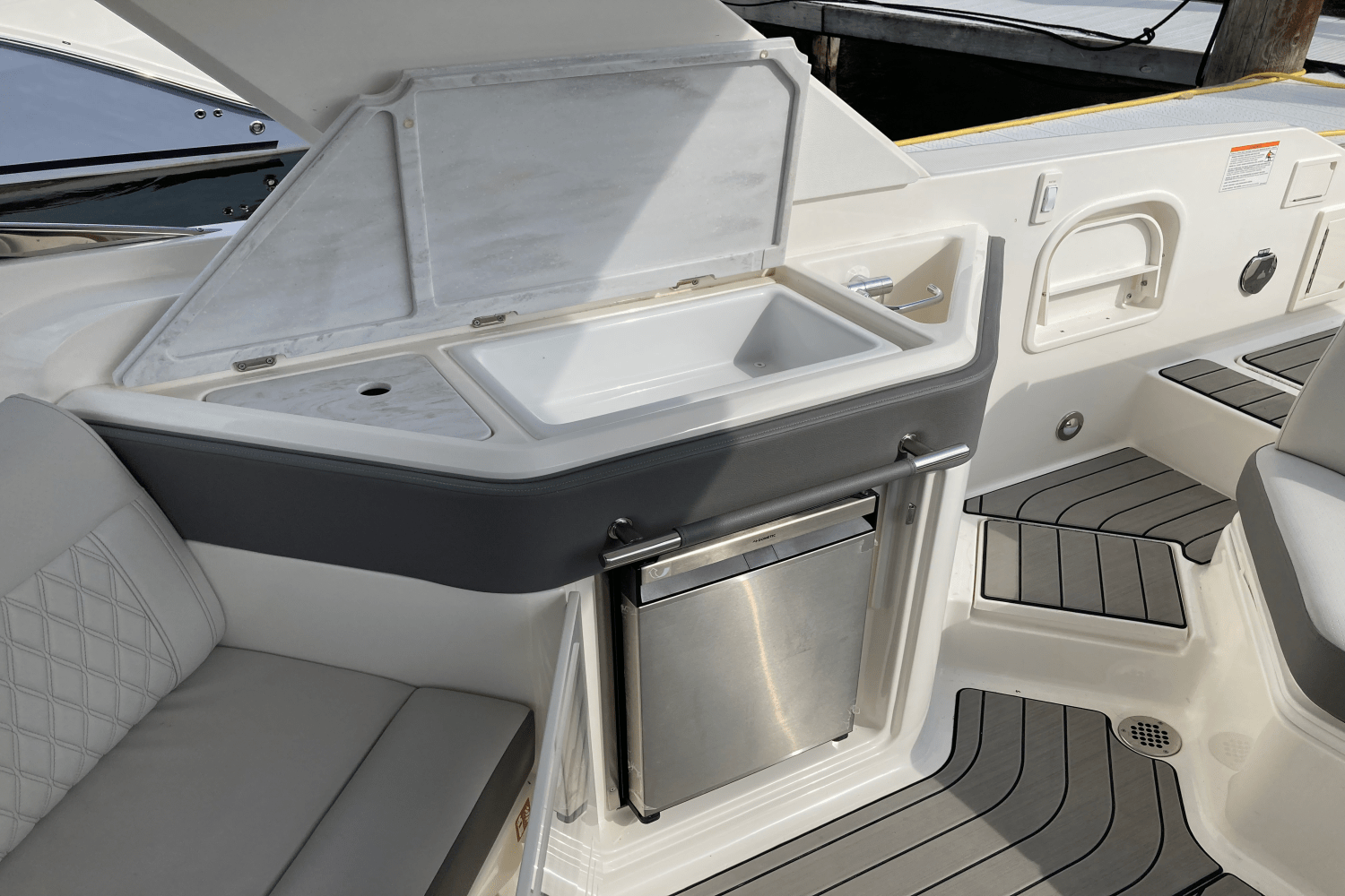 2026 Sea Ray SLX 310 Image Thumbnail #20