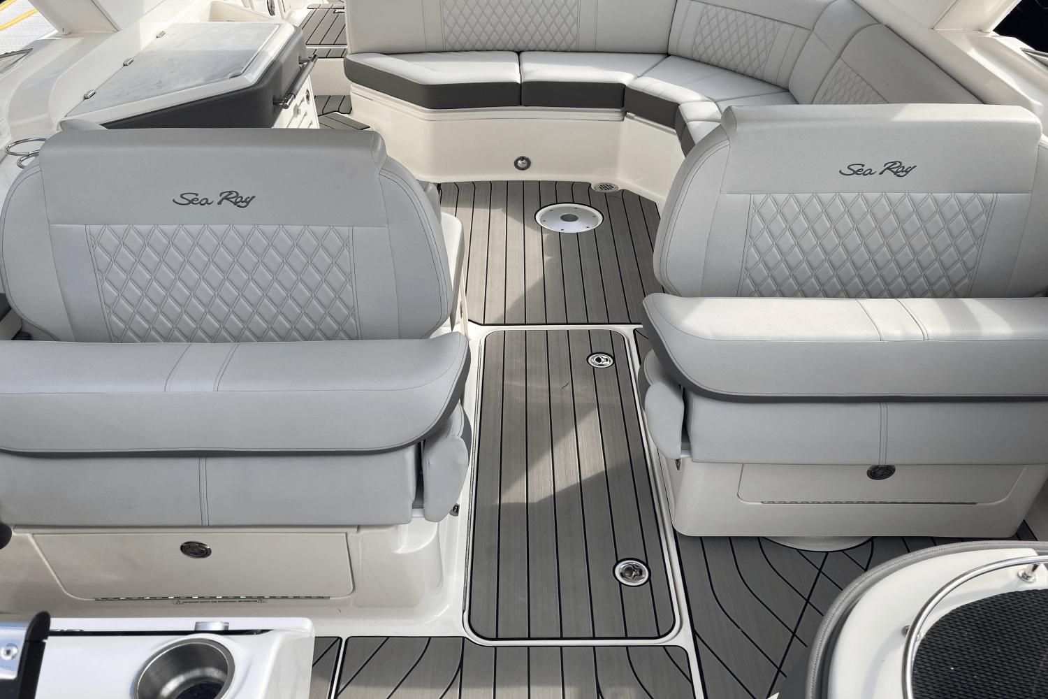 2026 Sea Ray SLX 310 Image Thumbnail #35