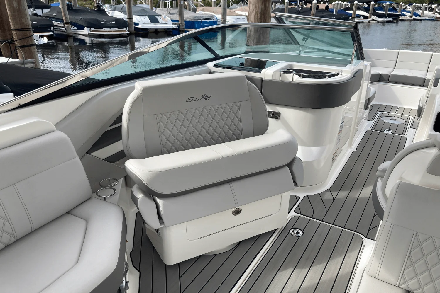 2026 Sea Ray SLX 310 Image Thumbnail #23