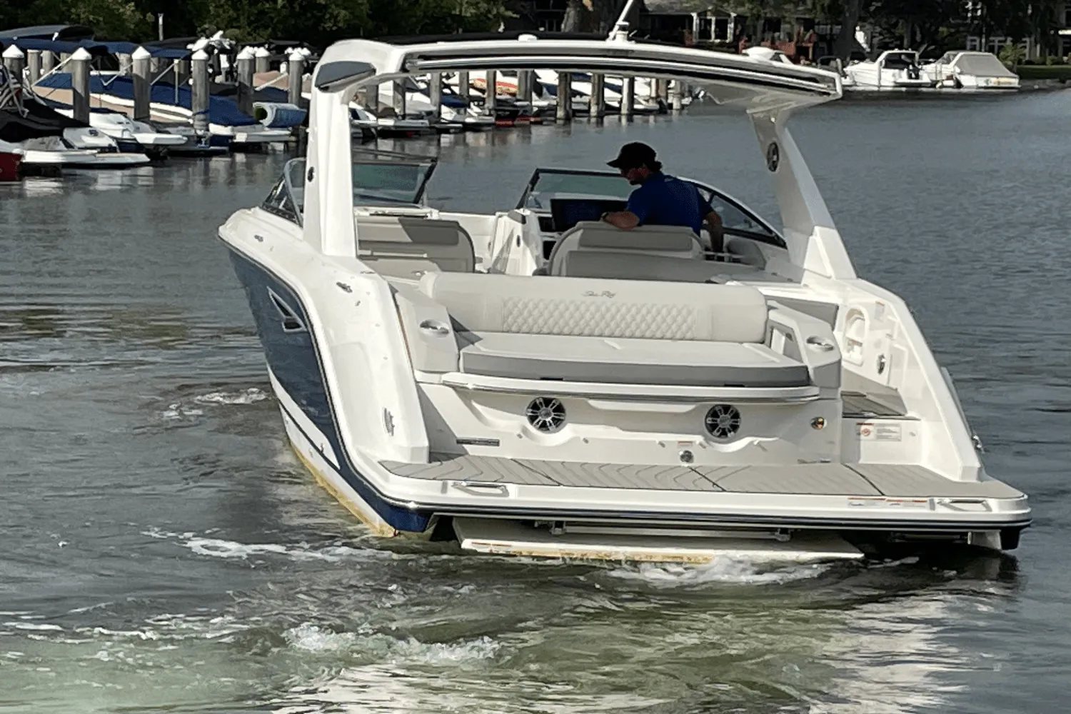 2026 Sea Ray SLX 310 Image Thumbnail #6