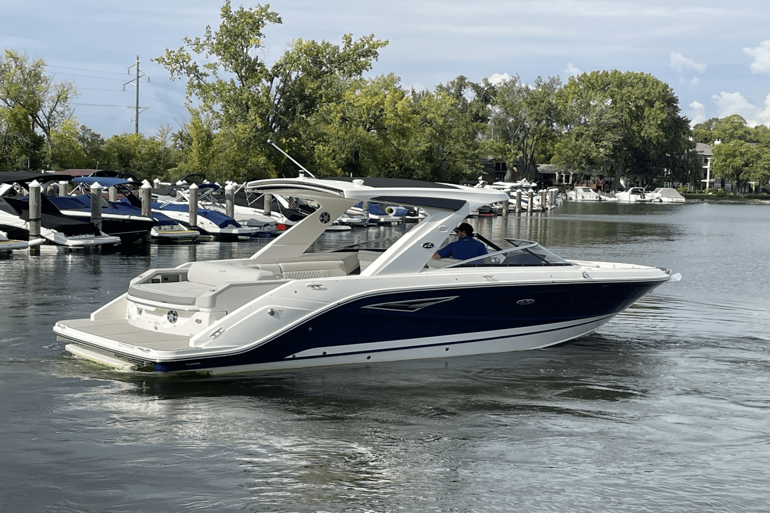2026 Sea Ray SLX 310 Image Thumbnail #10