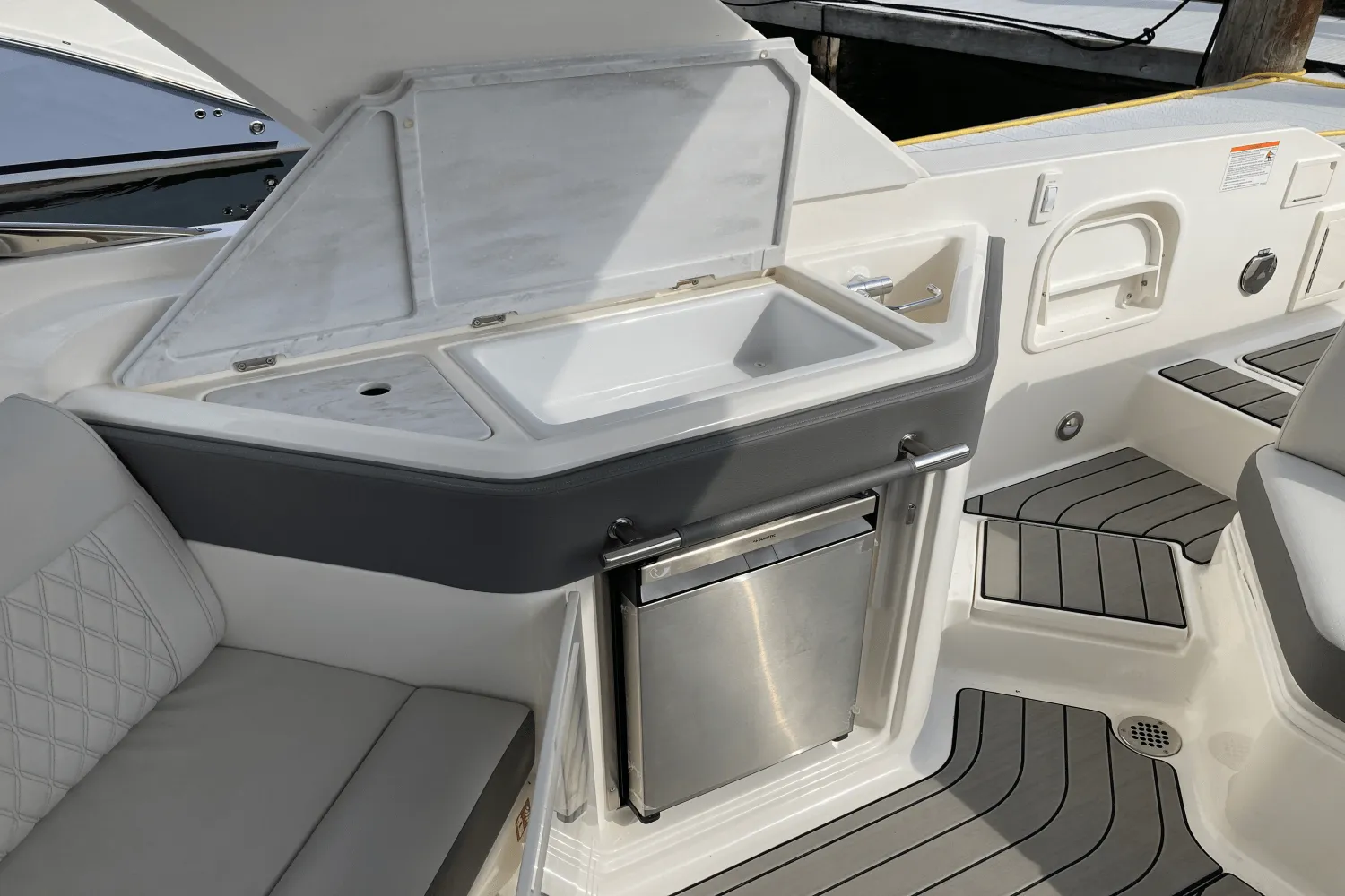 2026 Sea Ray SLX 310 Image Thumbnail #20