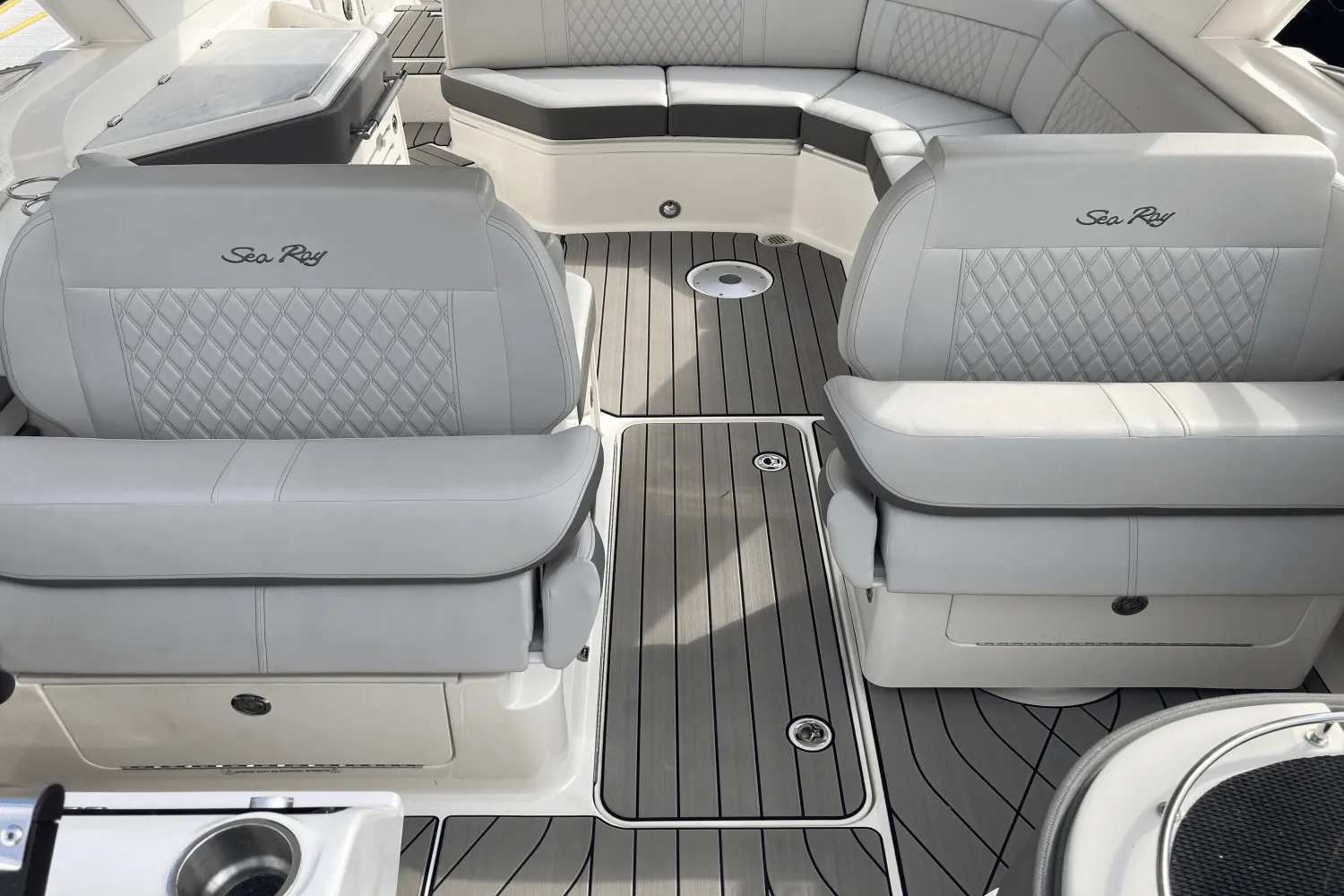 2026 Sea Ray SLX 310 Image Thumbnail #35