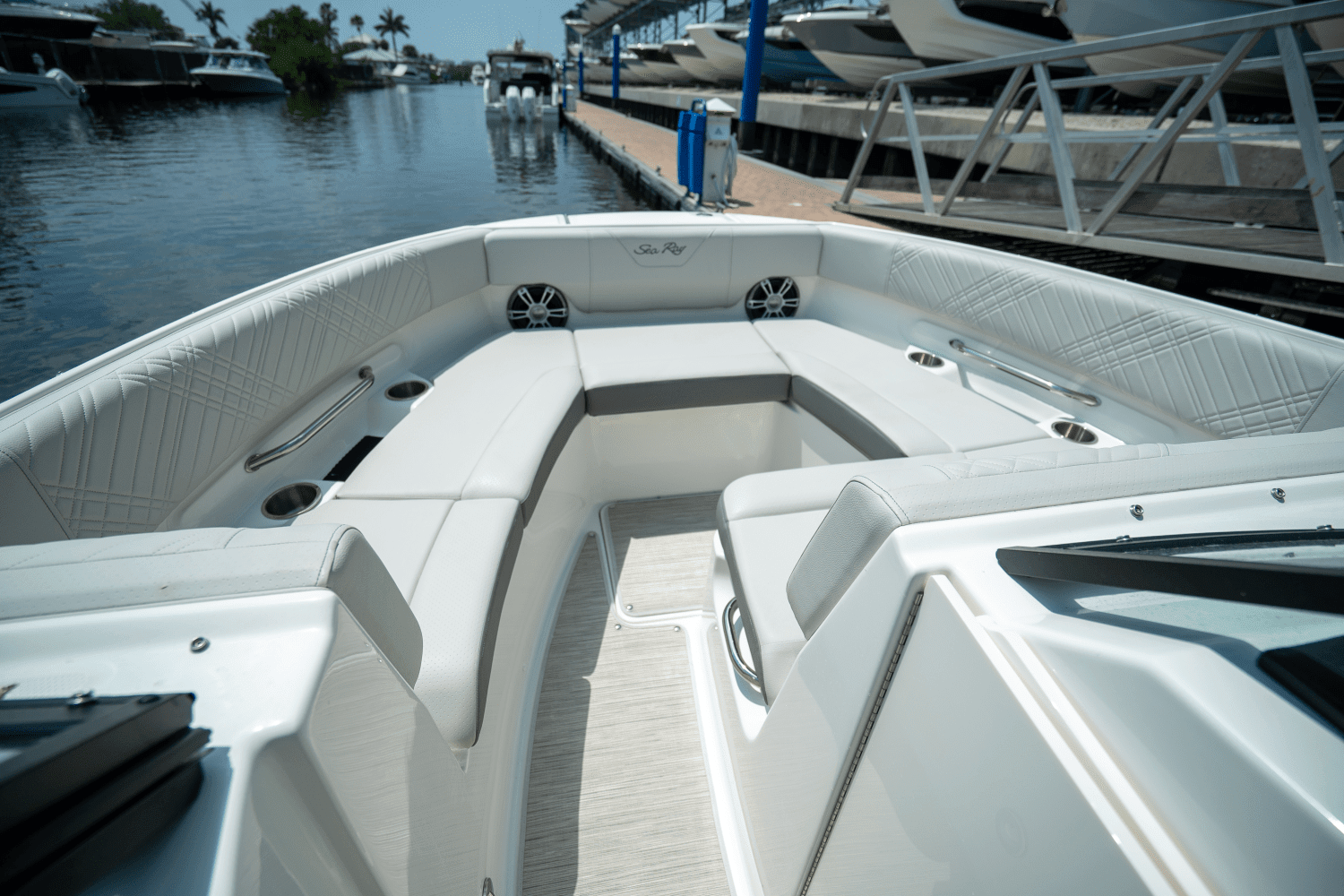 2025 Sea Ray SDX 250 Outboard Image Thumbnail #19