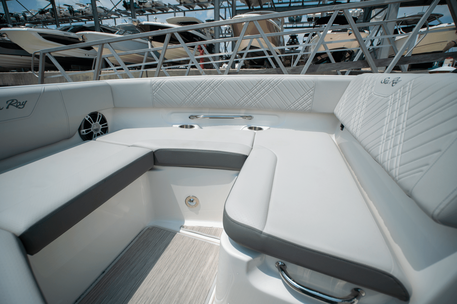 2025 Sea Ray SDX 250 Outboard Image Thumbnail #20