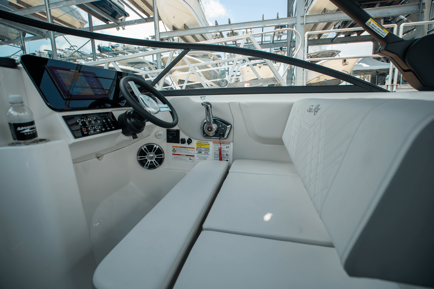 2025 Sea Ray SDX 250 Outboard Image Thumbnail #12