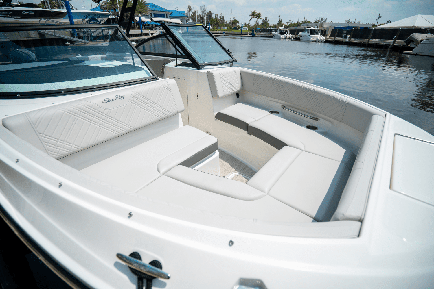 2025 Sea Ray SDX 250 Outboard Image Thumbnail #24