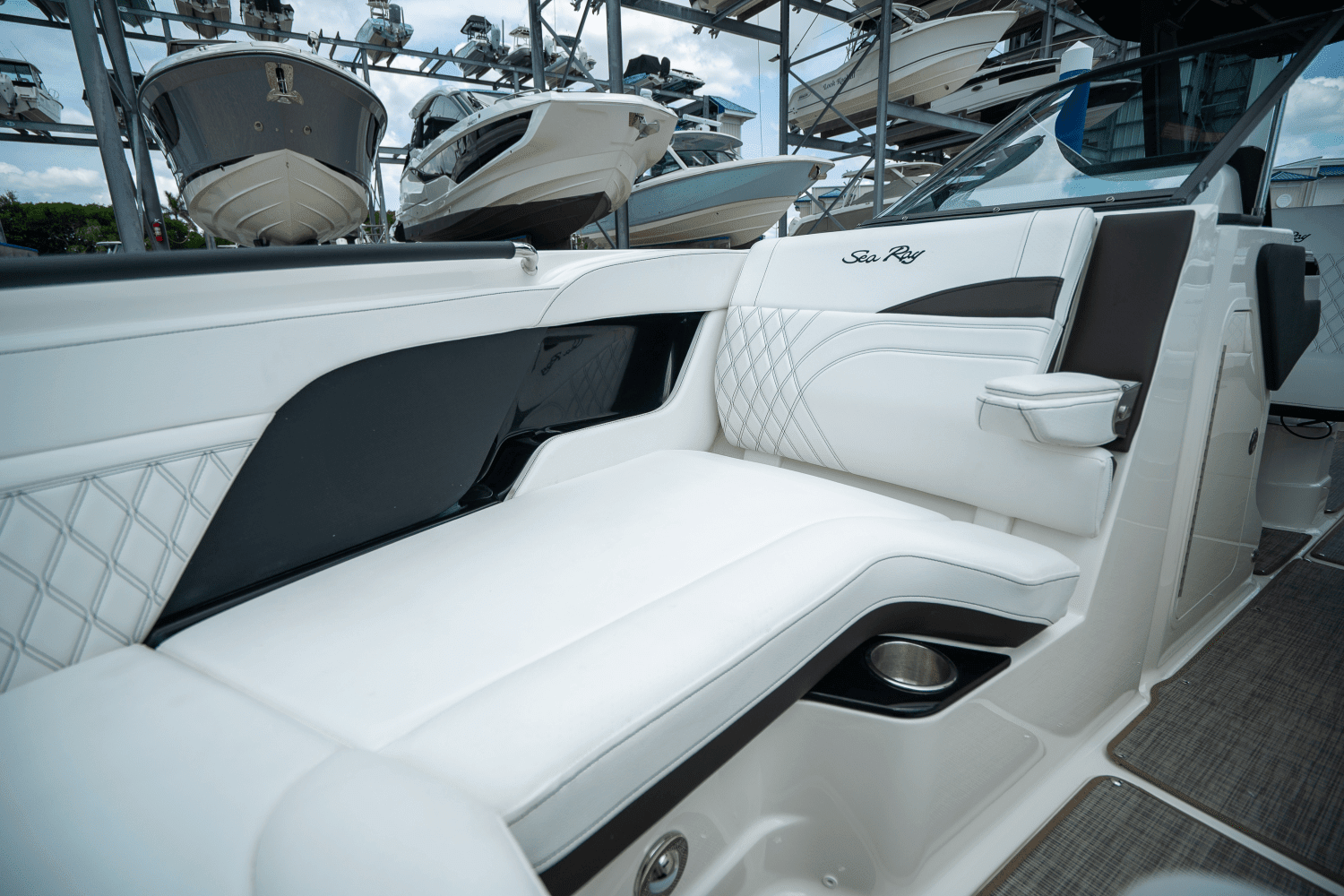 2025 Sea Ray SLX 280 Image Thumbnail #19