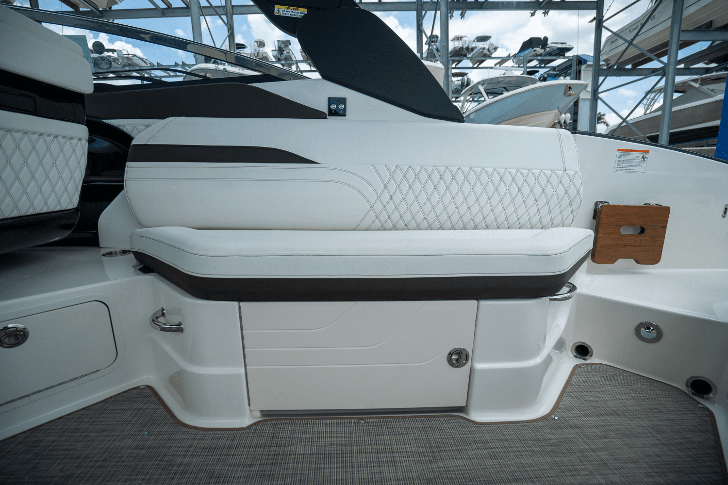 2025 Sea Ray SLX 280 Image Thumbnail #10