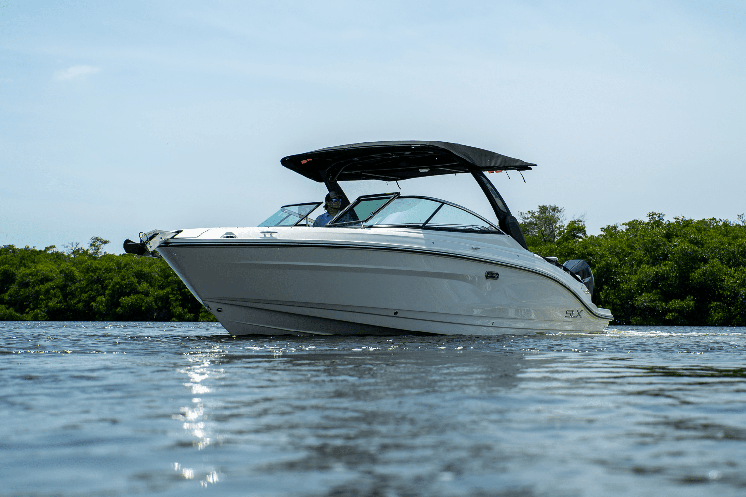 2025 Sea Ray SLX 280 Image Thumbnail #2