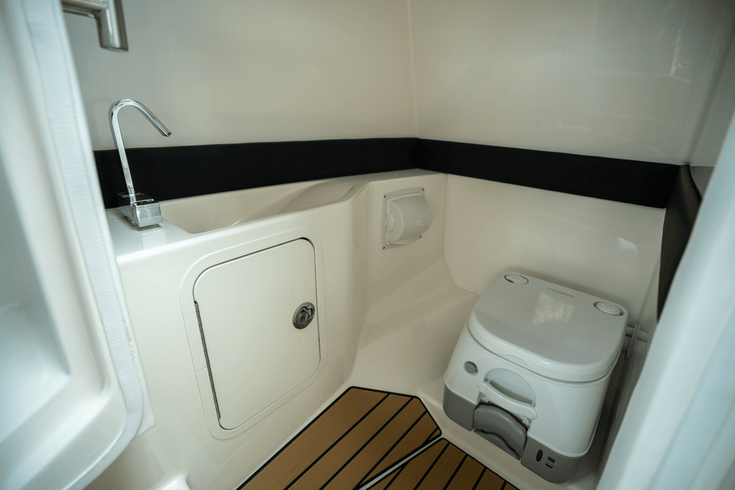 2025 Sea Ray SLX 280 Image Thumbnail #15