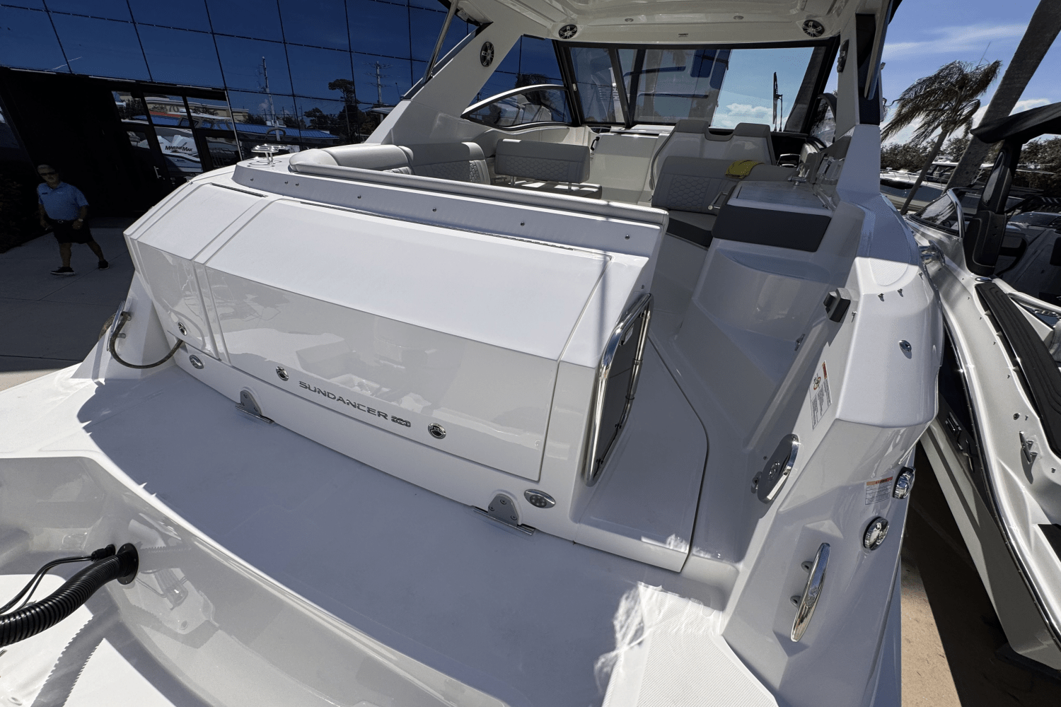 2025 Sea Ray Sundancer 320 Outboard Image Thumbnail #3