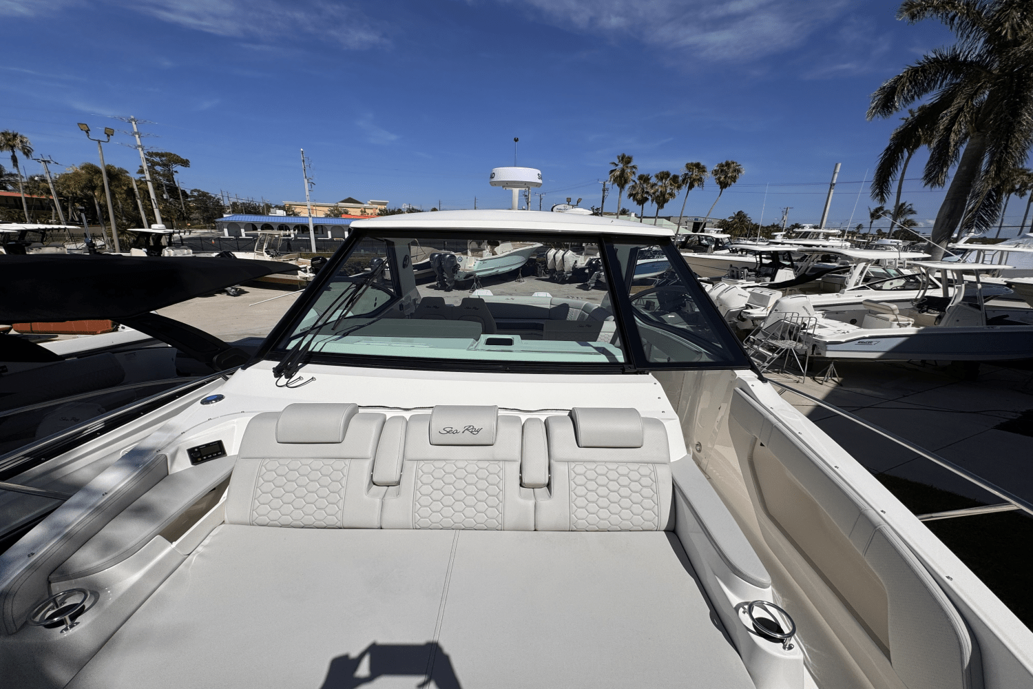 2025 Sea Ray Sundancer 320 Outboard Image Thumbnail #22