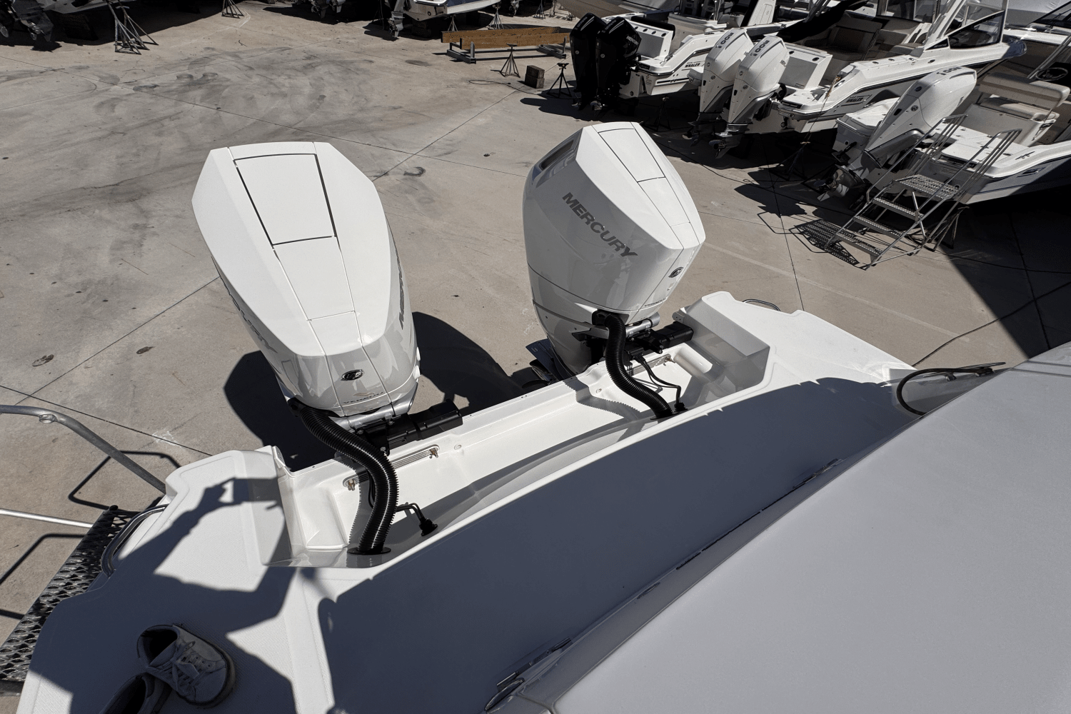 2025 Sea Ray Sundancer 320 Outboard Image Thumbnail #1
