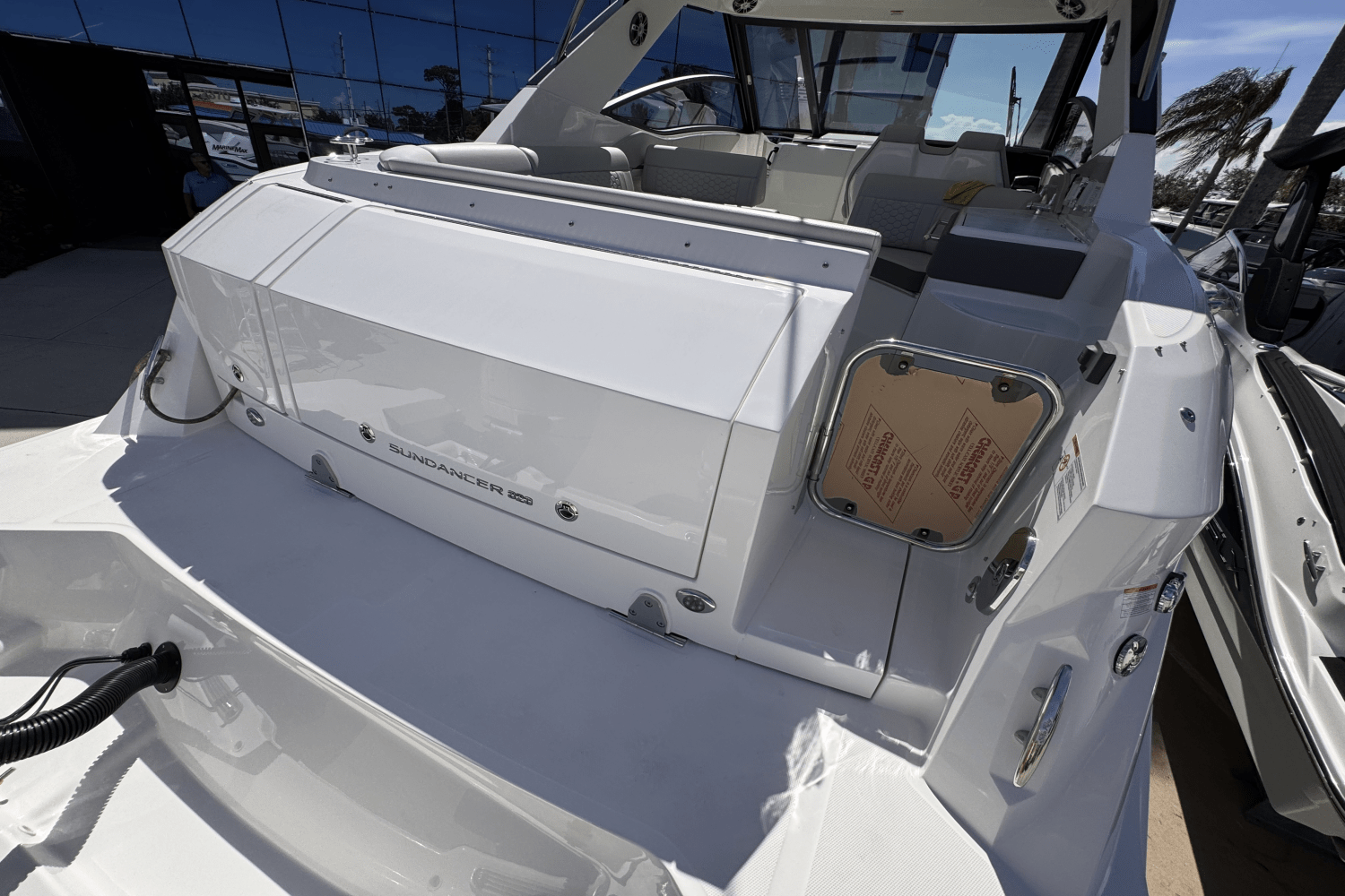2025 Sea Ray Sundancer 320 Outboard Image Thumbnail #4