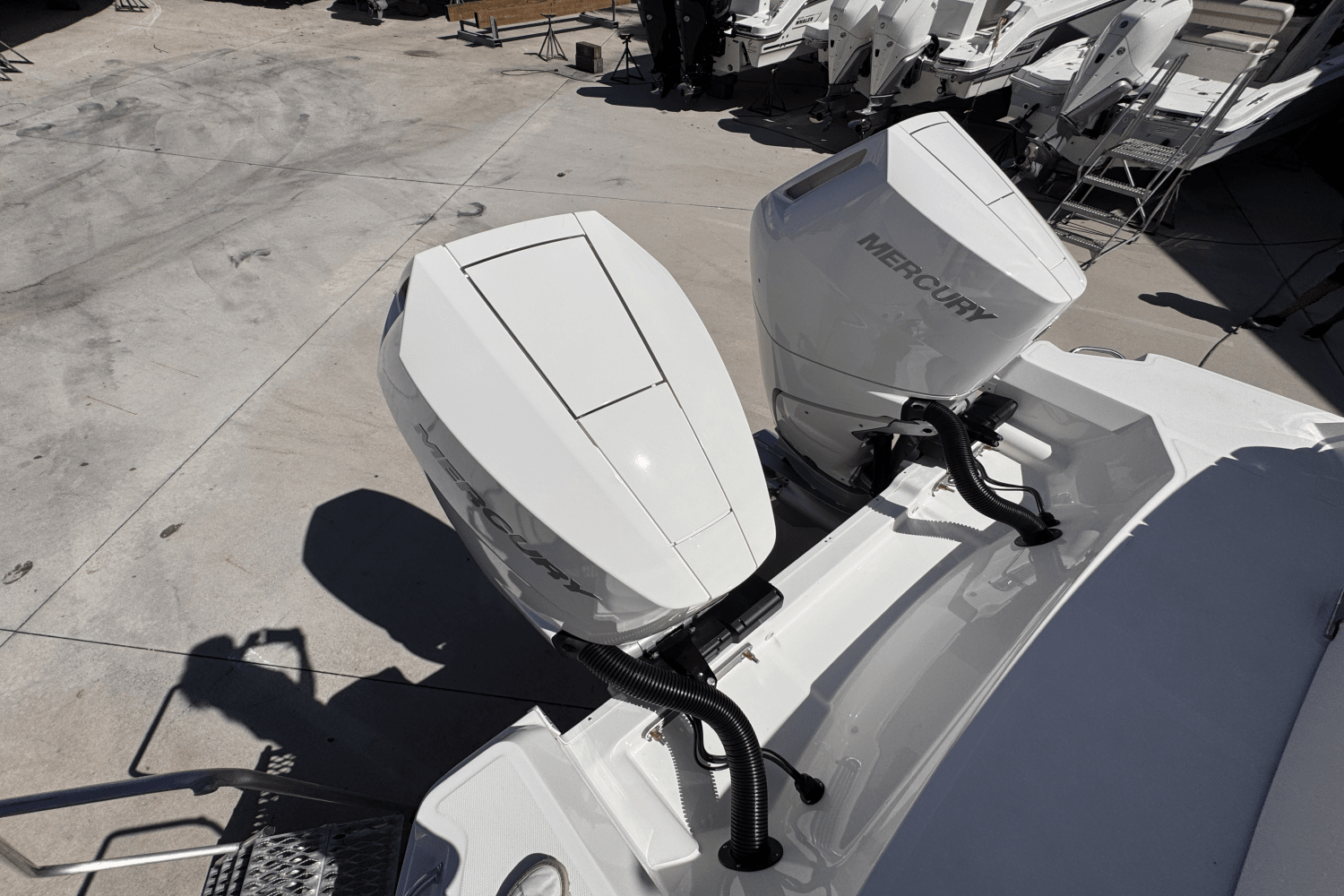 2025 Sea Ray Sundancer 320 Outboard Image Thumbnail #2
