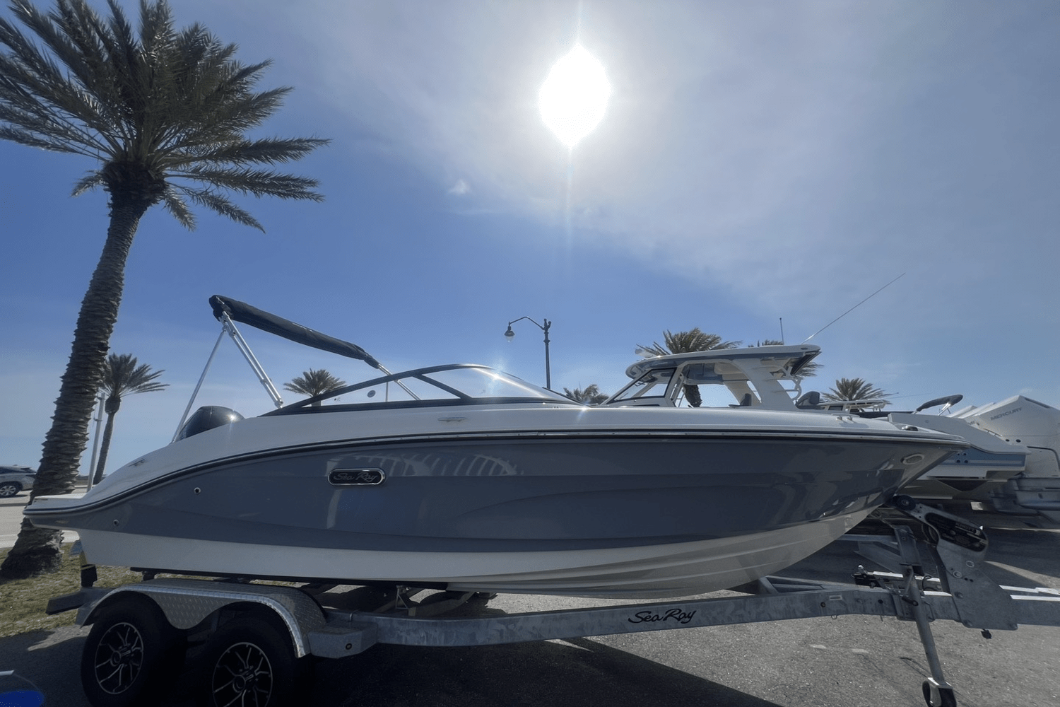 2025 Sea Ray SPX 190 Outboard Image Thumbnail #4