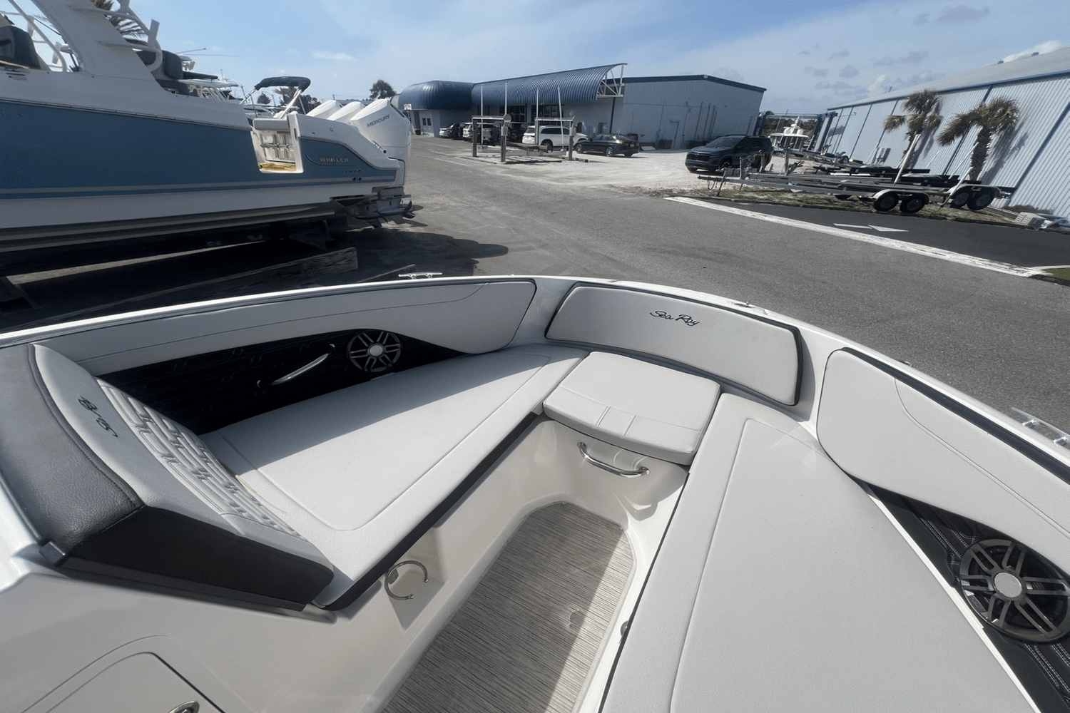 2025 Sea Ray SPX 190 Outboard Image Thumbnail #13