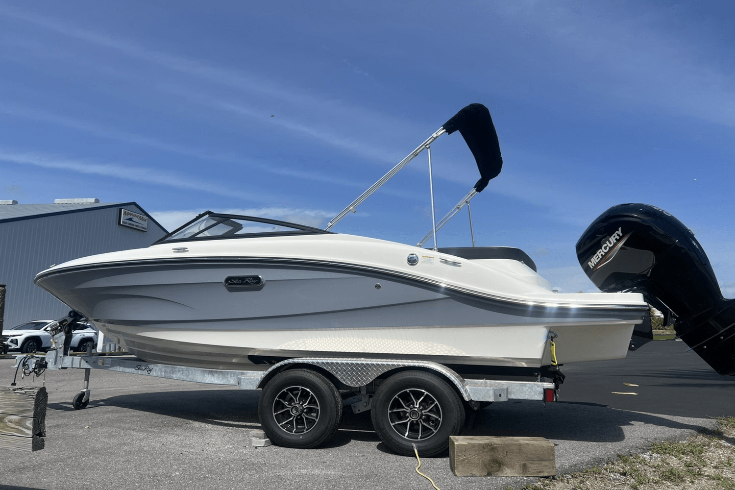 2025 Sea Ray SPX 190 Outboard Image Thumbnail #1