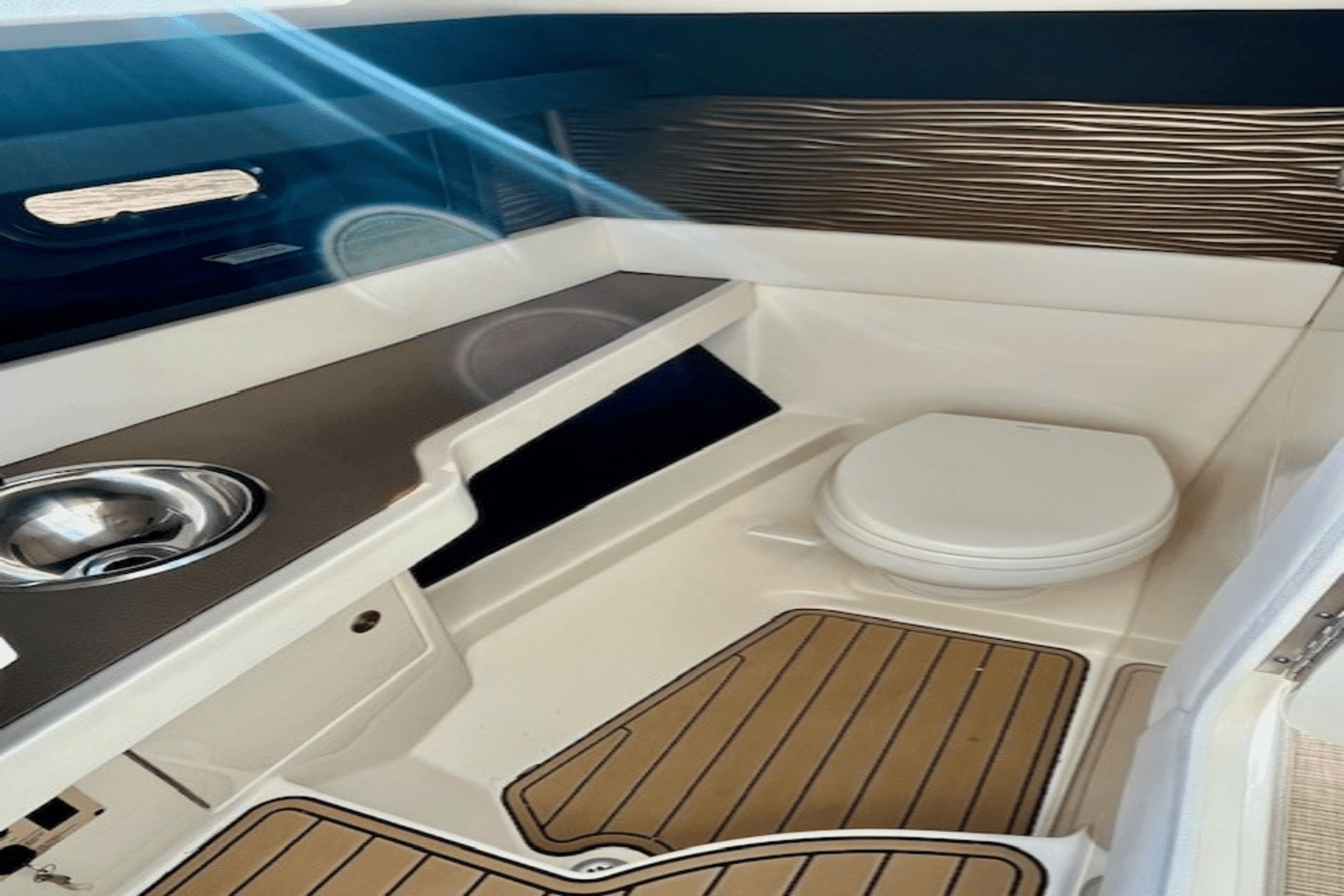 2019 Sea Ray 310 SLX OB Image Thumbnail #34