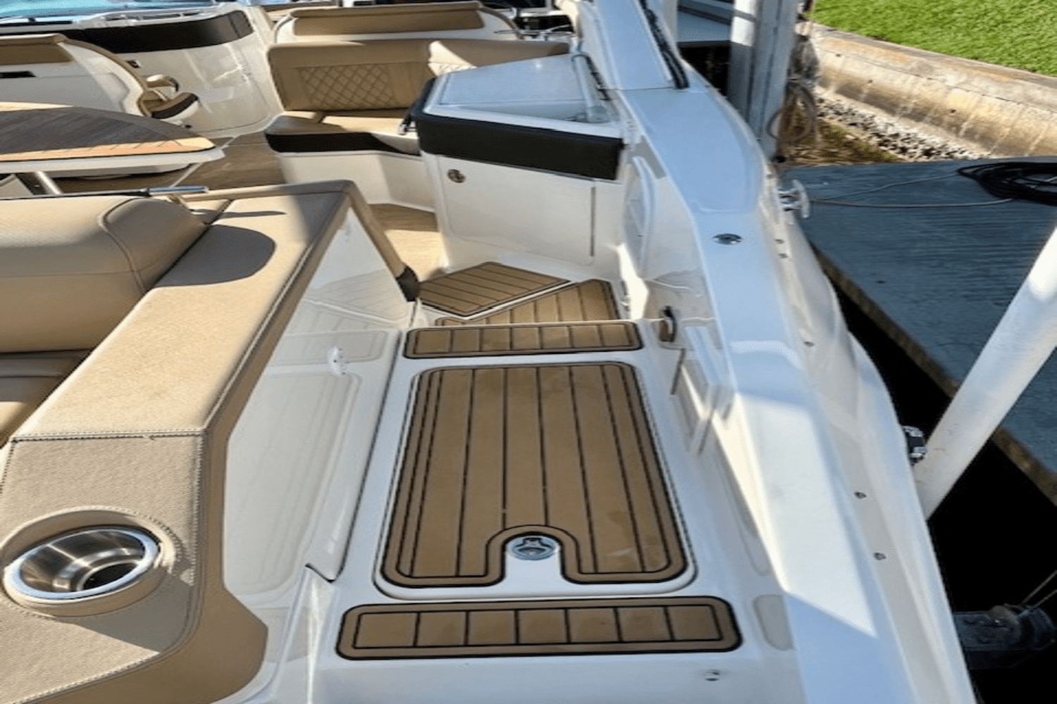 2019 Sea Ray 310 SLX OB Image Thumbnail #30