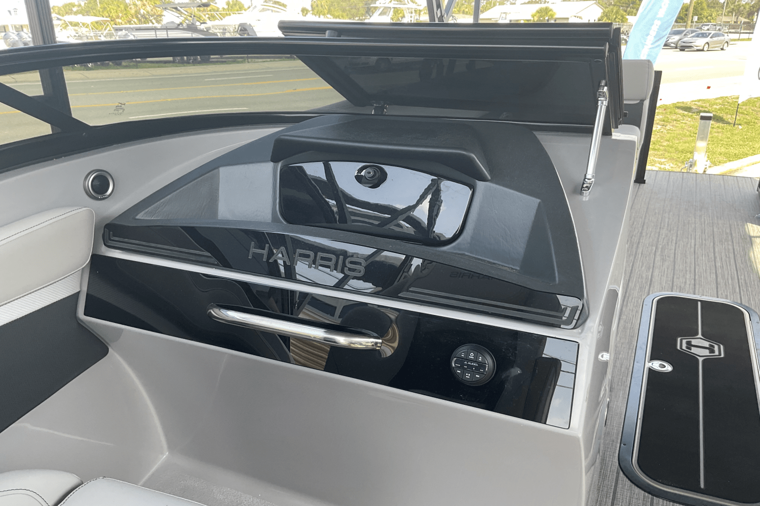 2025 Harris 250 Solstice DC Image Thumbnail #14