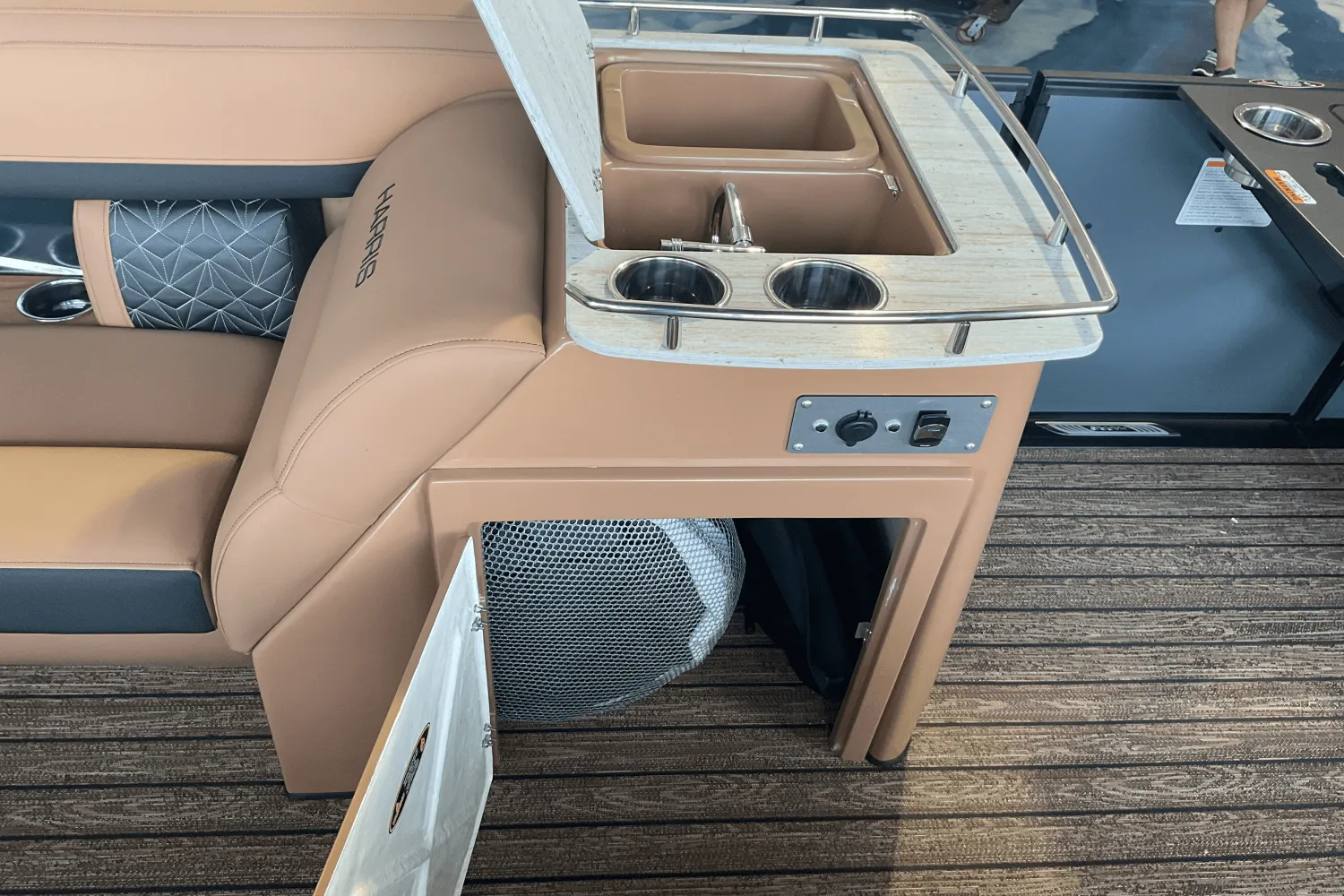 2025 Harris Grand Mariner 250 Image Thumbnail #10