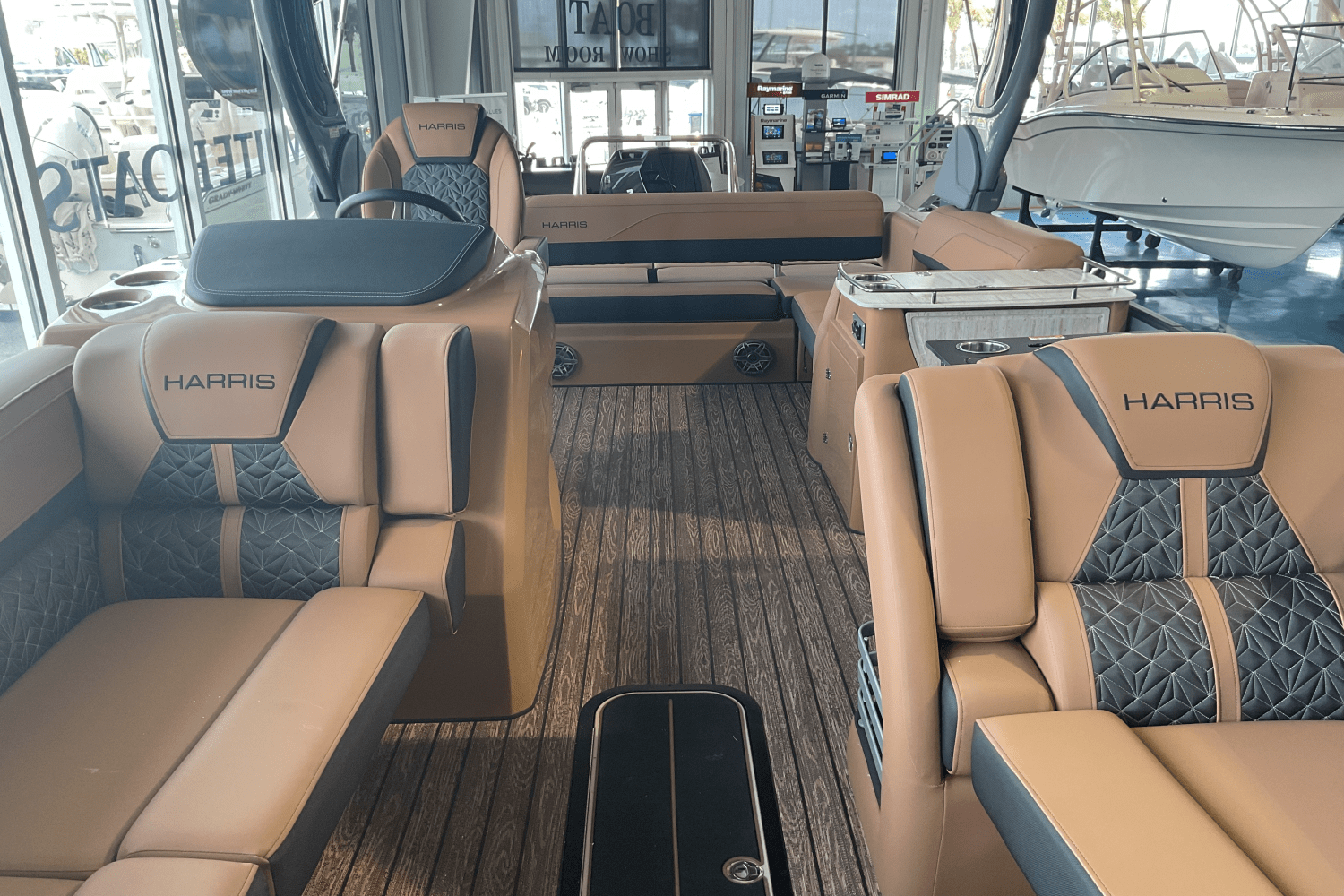 2025 Harris Grand Mariner 250 Image Thumbnail #4