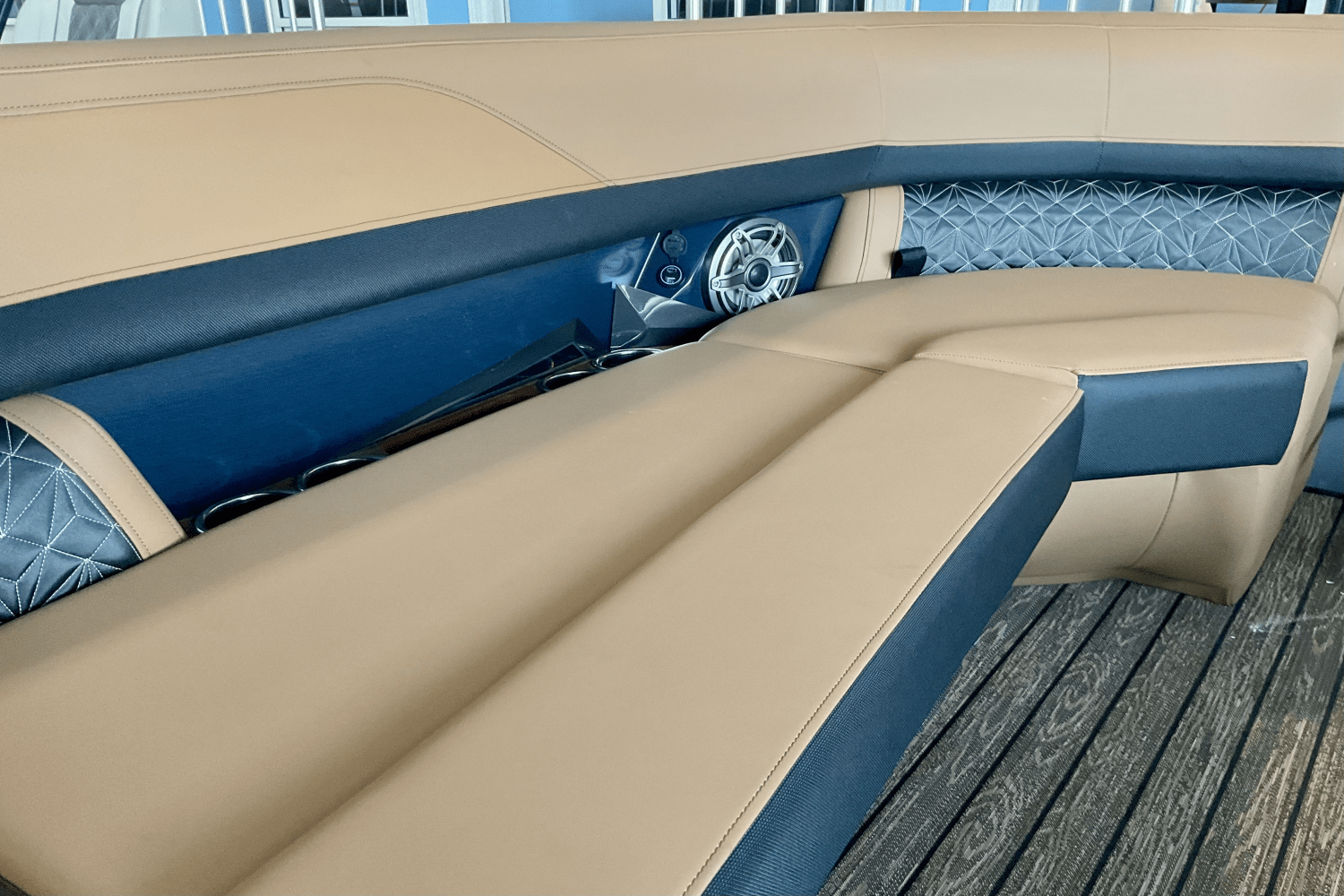 2025 Harris Grand Mariner 250 Image Thumbnail #9