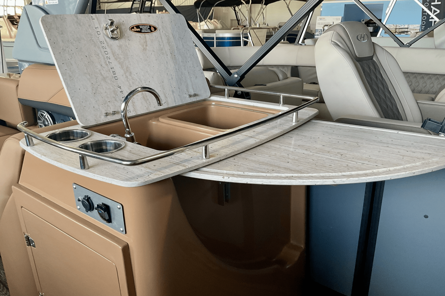 2025 Harris Grand Mariner 250 Image Thumbnail #19
