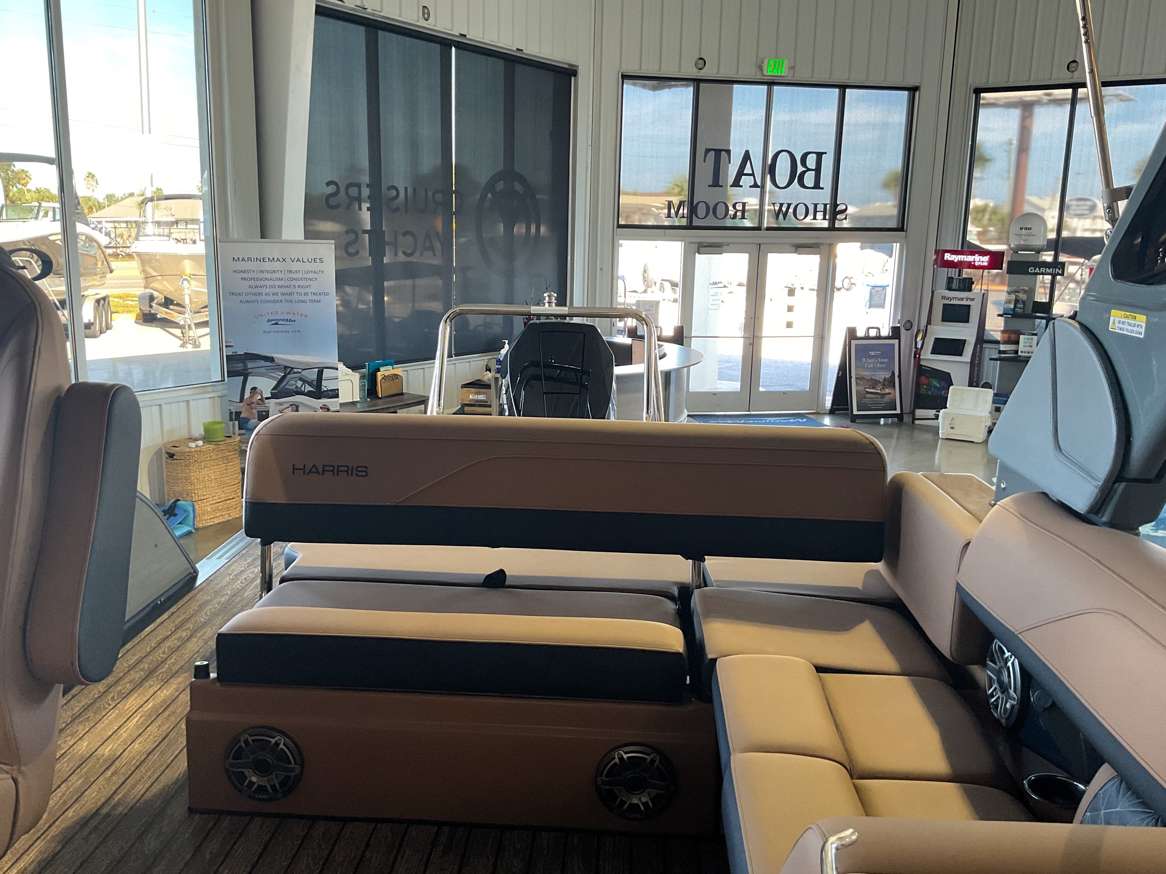 2025 Harris Grand Mariner 250 Image Thumbnail #13