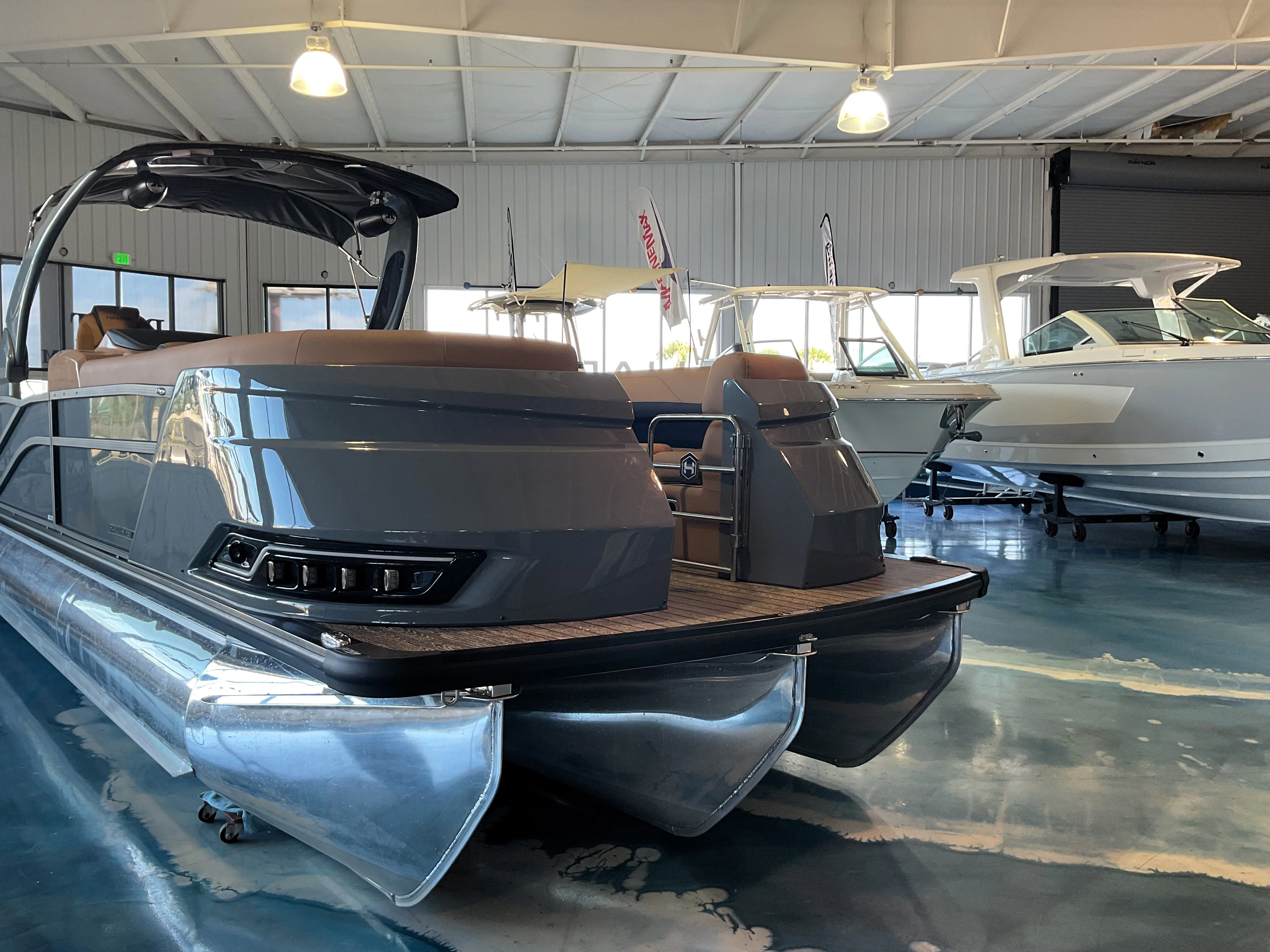 2025 Harris Grand Mariner 250 Image Thumbnail #5