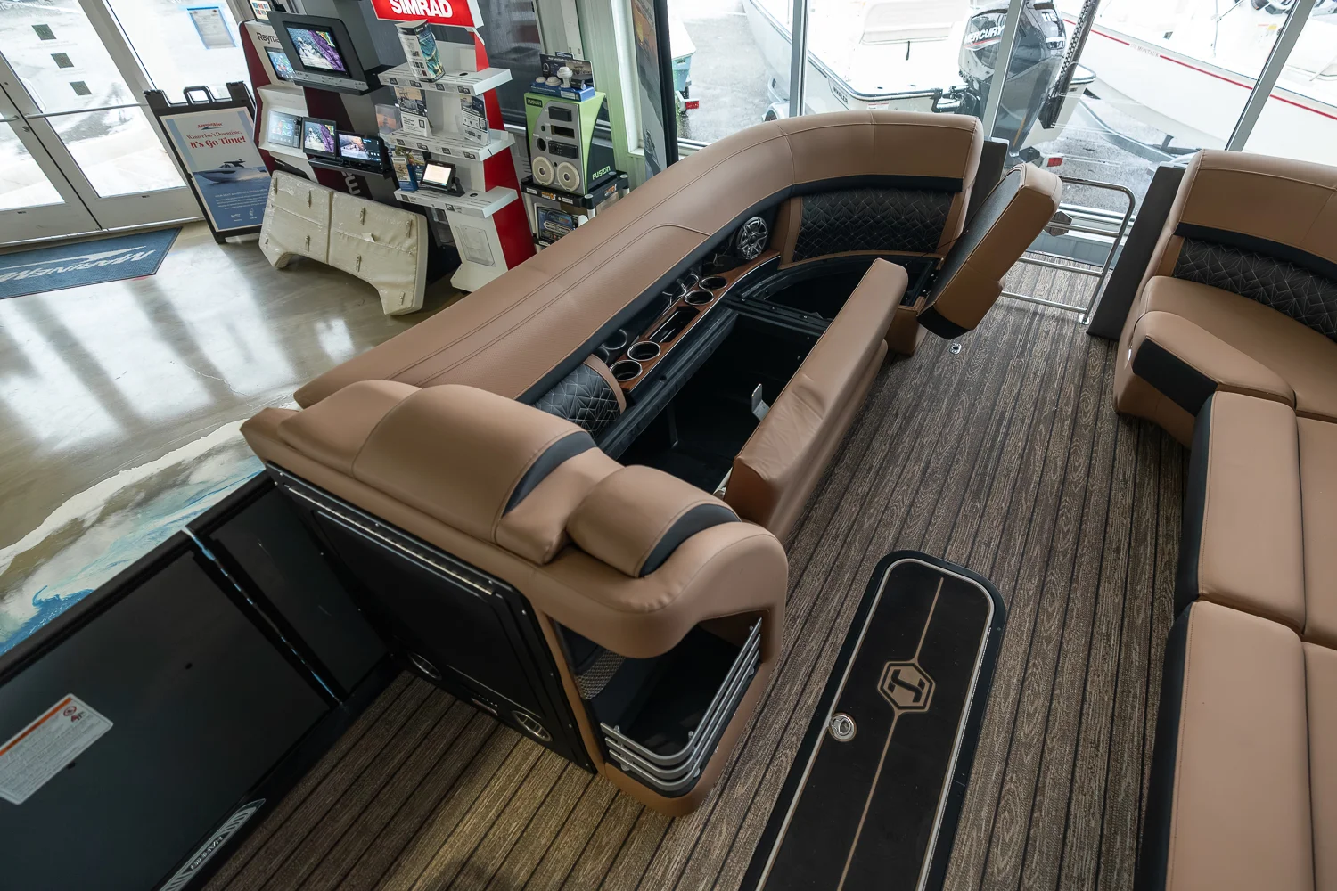 2025 Harris Grand Mariner 250 Image Thumbnail #15