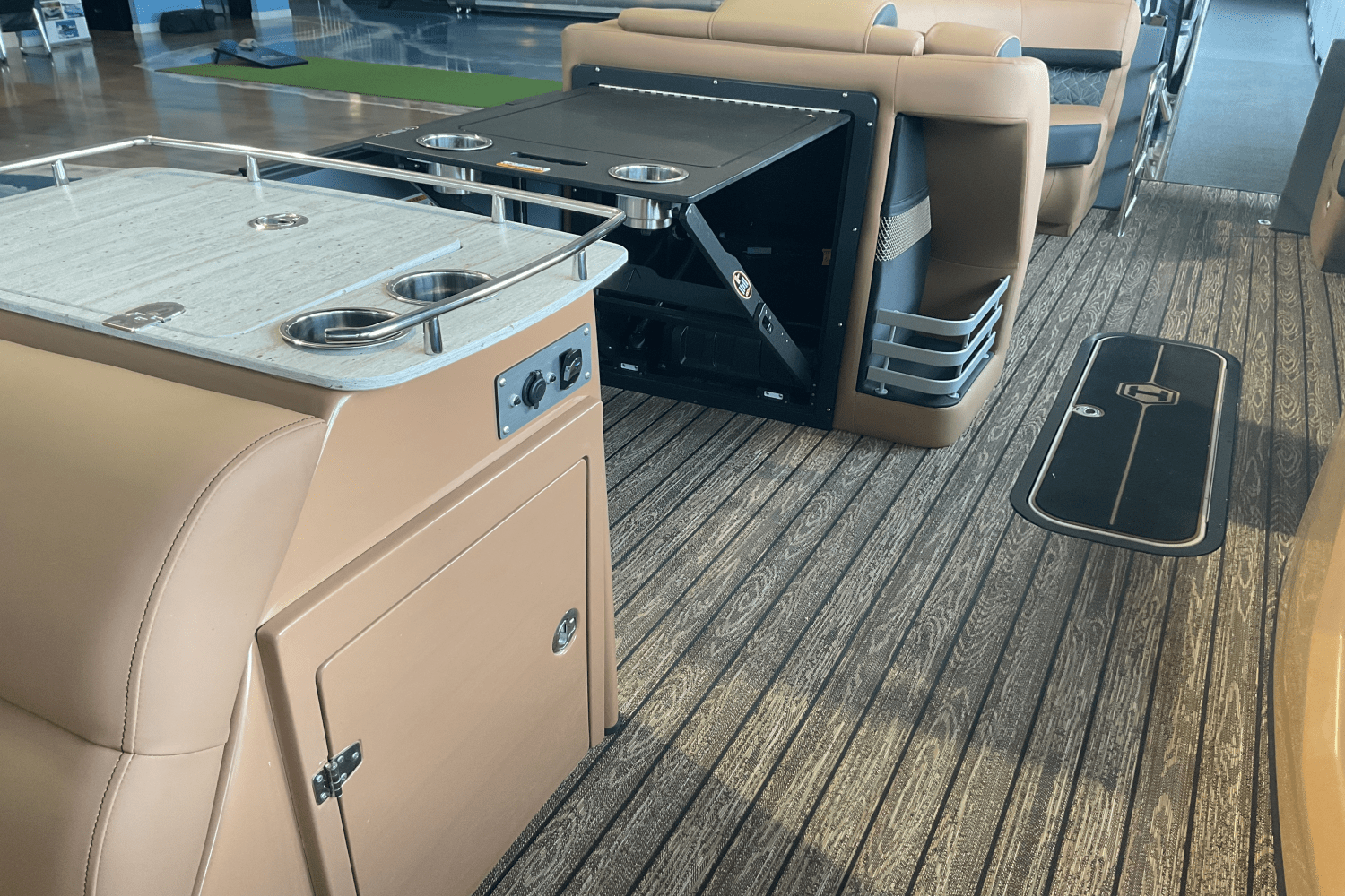2025 Harris Grand Mariner 250 Image Thumbnail #3