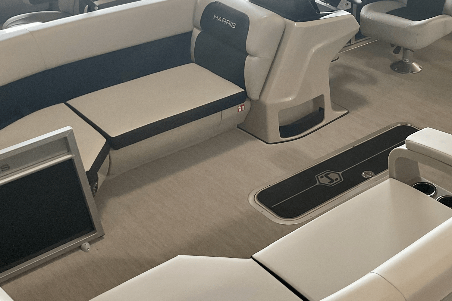2025 Harris Breeze 230 Image Thumbnail #7