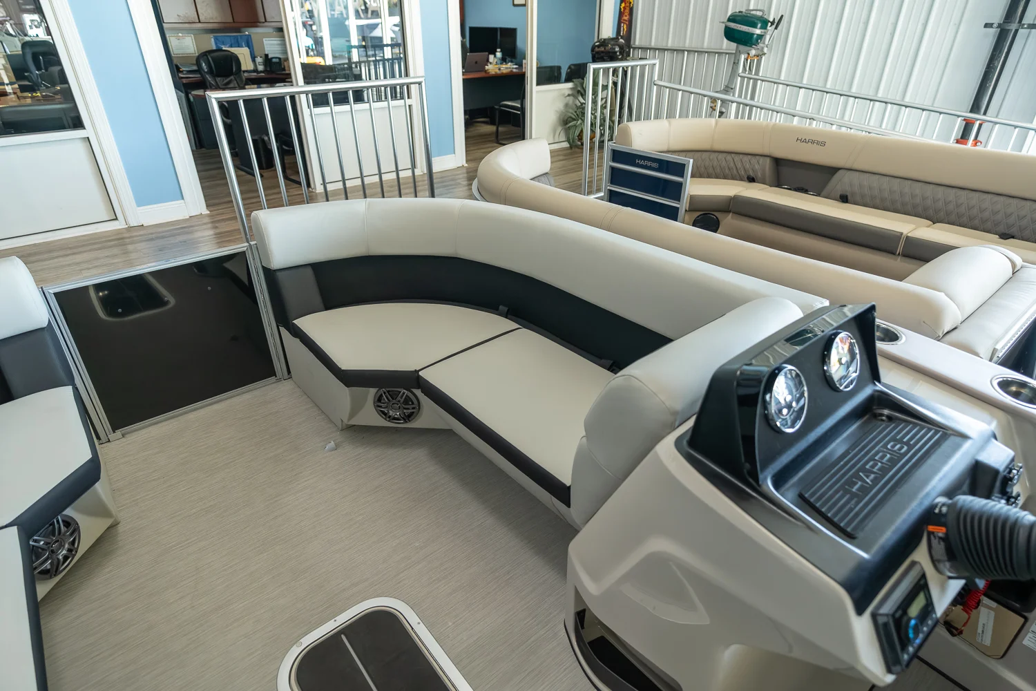 2025 Harris Breeze 230 Image Thumbnail #5