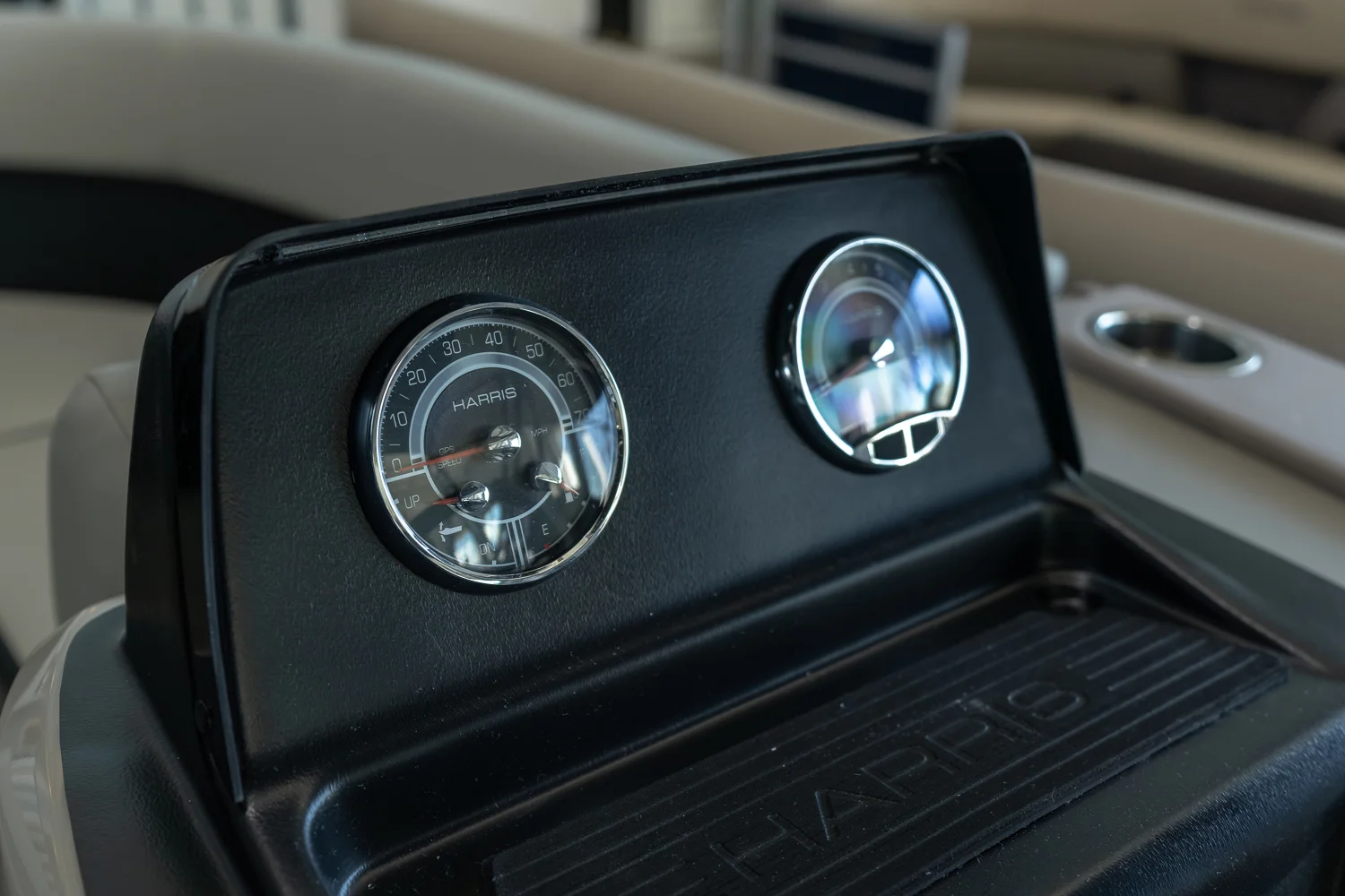 2025 Harris Breeze 230 Image Thumbnail #11