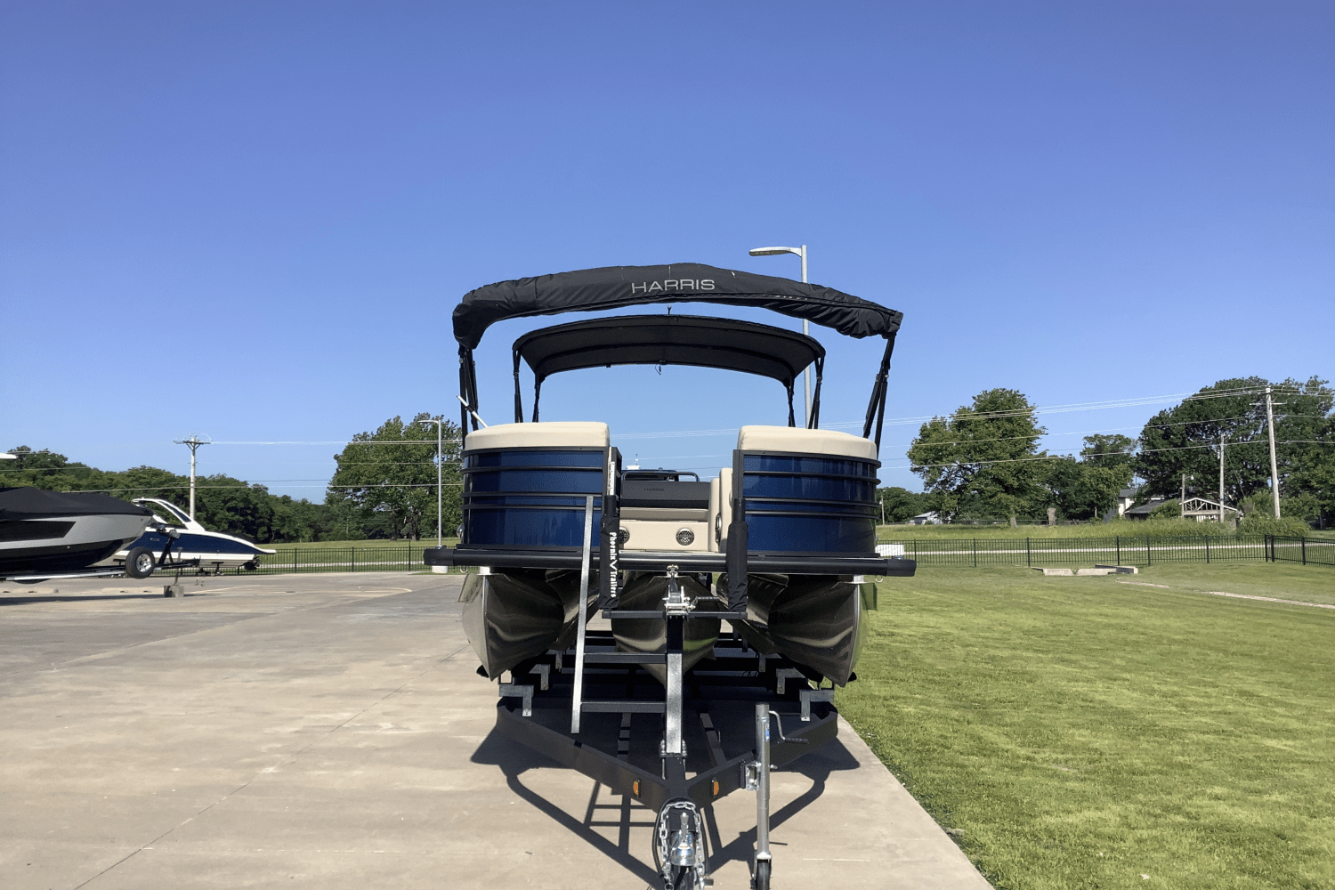 2025 Harris Sunliner 250 Image Thumbnail #1