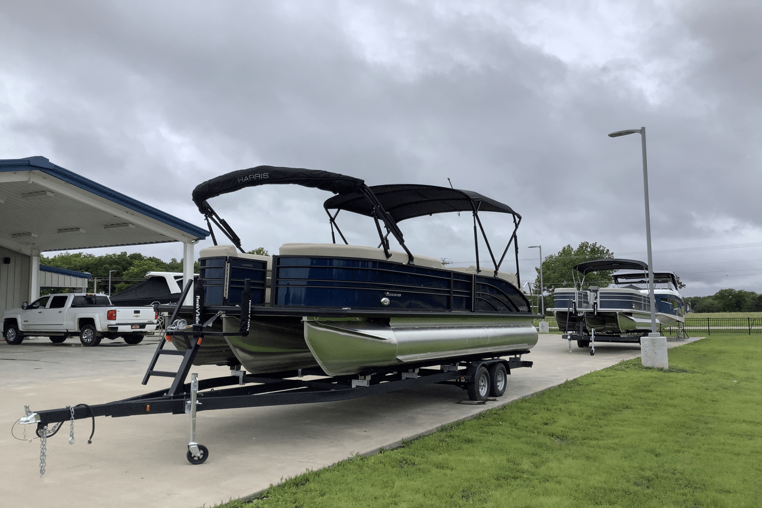 2025 Harris Sunliner 250 Image Thumbnail #4