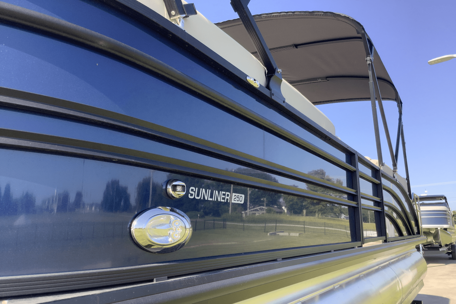 2025 Harris Sunliner 250 Image Thumbnail #6